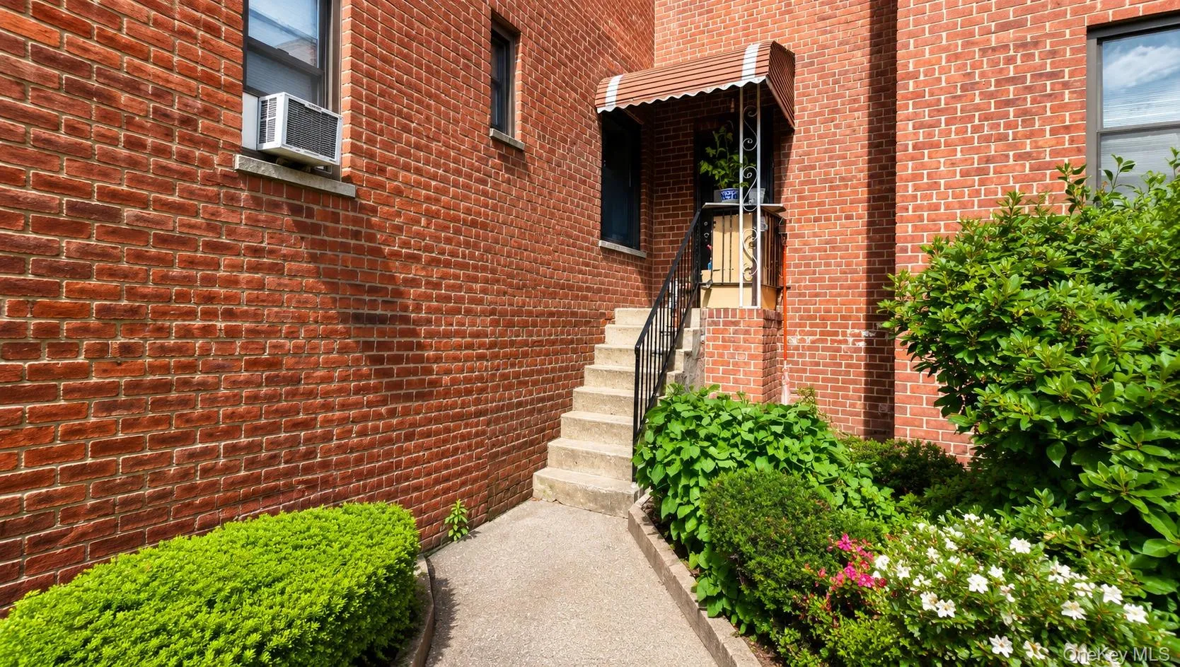 11 Bronx River Road, Yonkers, NY, 2 Bedrooms Bedrooms, 5 Rooms Rooms,1 BathroomBathrooms,Residential,For Rent,Bronx River,0,1008339 11 Bronx River Road, Yonkers, NY, 2 Bedrooms Bedrooms, 5 Rooms Rooms,1 BathroomBathrooms,Residential,For Rent,Bronx River,0,1008339