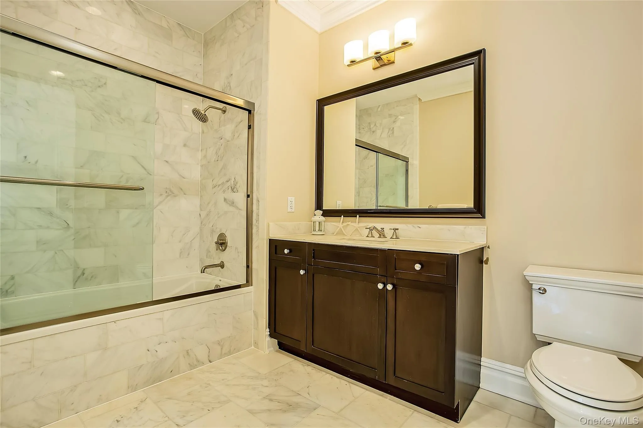 1000 Royal Court, North Hempstead, NY, 2 Bedrooms Bedrooms, 6 Rooms Rooms,2 BathroomsBathrooms,Residential,For Rent,Royal Court,0,1008342 1000 Royal Court, North Hempstead, NY, 2 Bedrooms Bedrooms, 6 Rooms Rooms,2 BathroomsBathrooms,Residential,For Rent,Royal Court,0,1008342