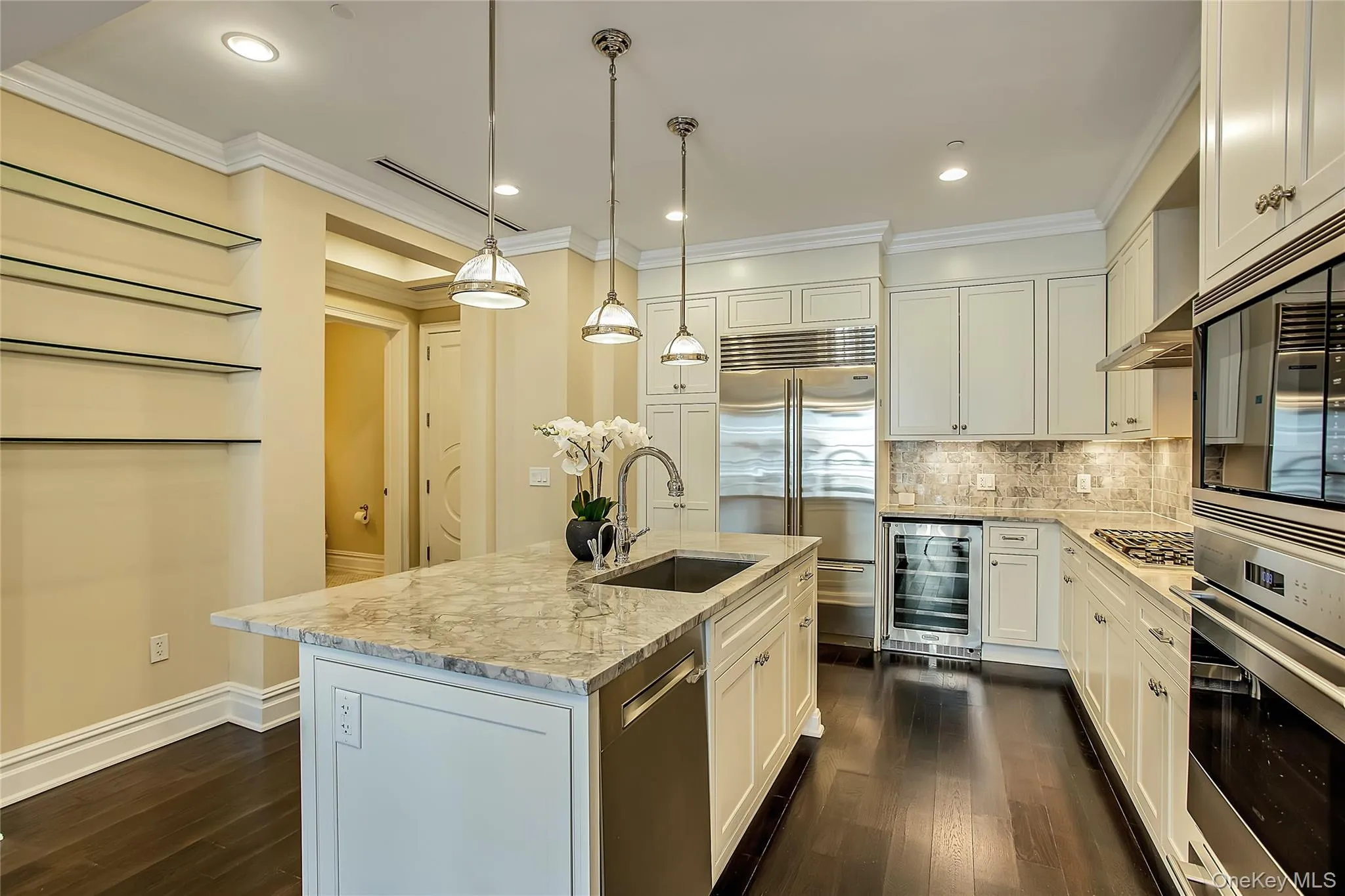 1000 Royal Court, North Hempstead, NY, 2 Bedrooms Bedrooms, 6 Rooms Rooms,2 BathroomsBathrooms,Residential,For Rent,Royal Court,0,1008342 1000 Royal Court, North Hempstead, NY, 2 Bedrooms Bedrooms, 6 Rooms Rooms,2 BathroomsBathrooms,Residential,For Rent,Royal Court,0,1008342
