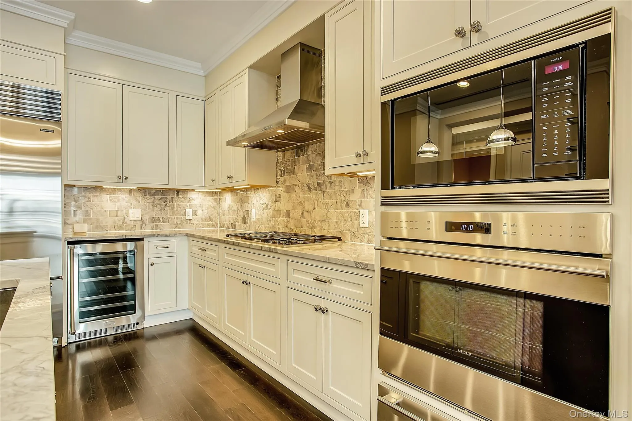 1000 Royal Court, North Hempstead, NY, 2 Bedrooms Bedrooms, 6 Rooms Rooms,2 BathroomsBathrooms,Residential,For Rent,Royal Court,0,1008342 1000 Royal Court, North Hempstead, NY, 2 Bedrooms Bedrooms, 6 Rooms Rooms,2 BathroomsBathrooms,Residential,For Rent,Royal Court,0,1008342