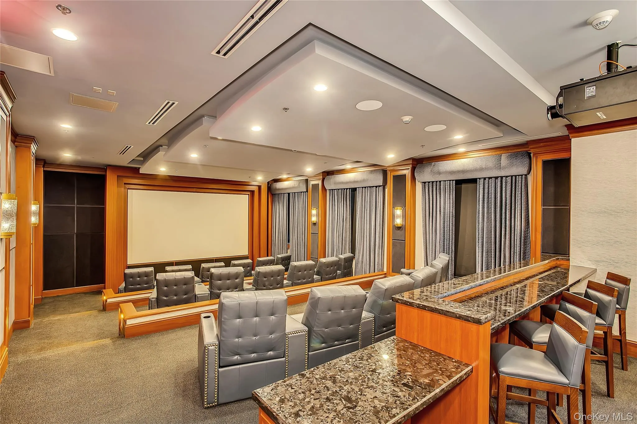 1000 Royal Court, North Hempstead, NY, 2 Bedrooms Bedrooms, 6 Rooms Rooms,2 BathroomsBathrooms,Residential,For Rent,Royal Court,0,1008342 1000 Royal Court, North Hempstead, NY, 2 Bedrooms Bedrooms, 6 Rooms Rooms,2 BathroomsBathrooms,Residential,For Rent,Royal Court,0,1008342