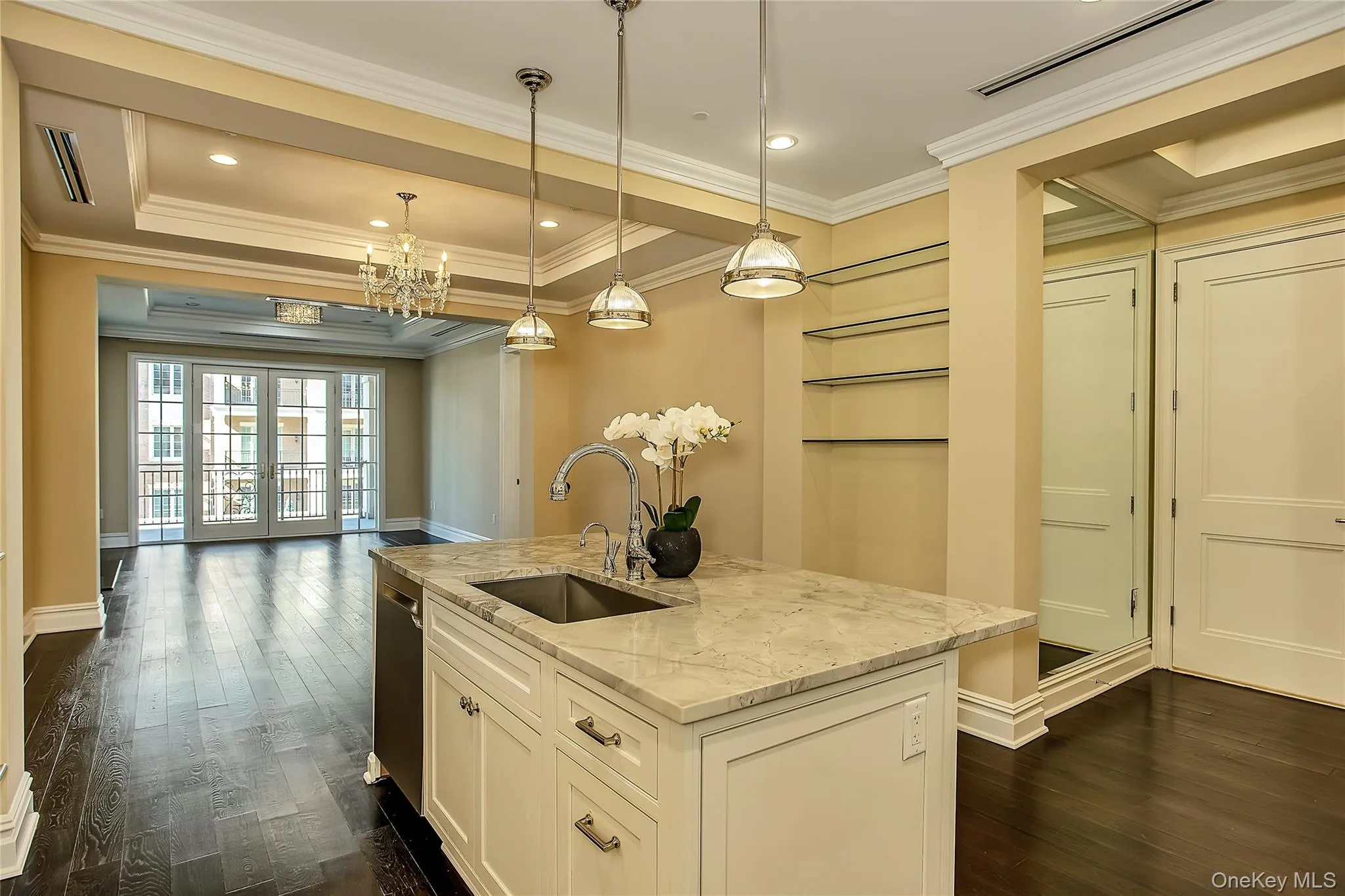 1000 Royal Court, North Hempstead, NY, 2 Bedrooms Bedrooms, 6 Rooms Rooms,2 BathroomsBathrooms,Residential,For Rent,Royal Court,0,1008342 1000 Royal Court, North Hempstead, NY, 2 Bedrooms Bedrooms, 6 Rooms Rooms,2 BathroomsBathrooms,Residential,For Rent,Royal Court,0,1008342