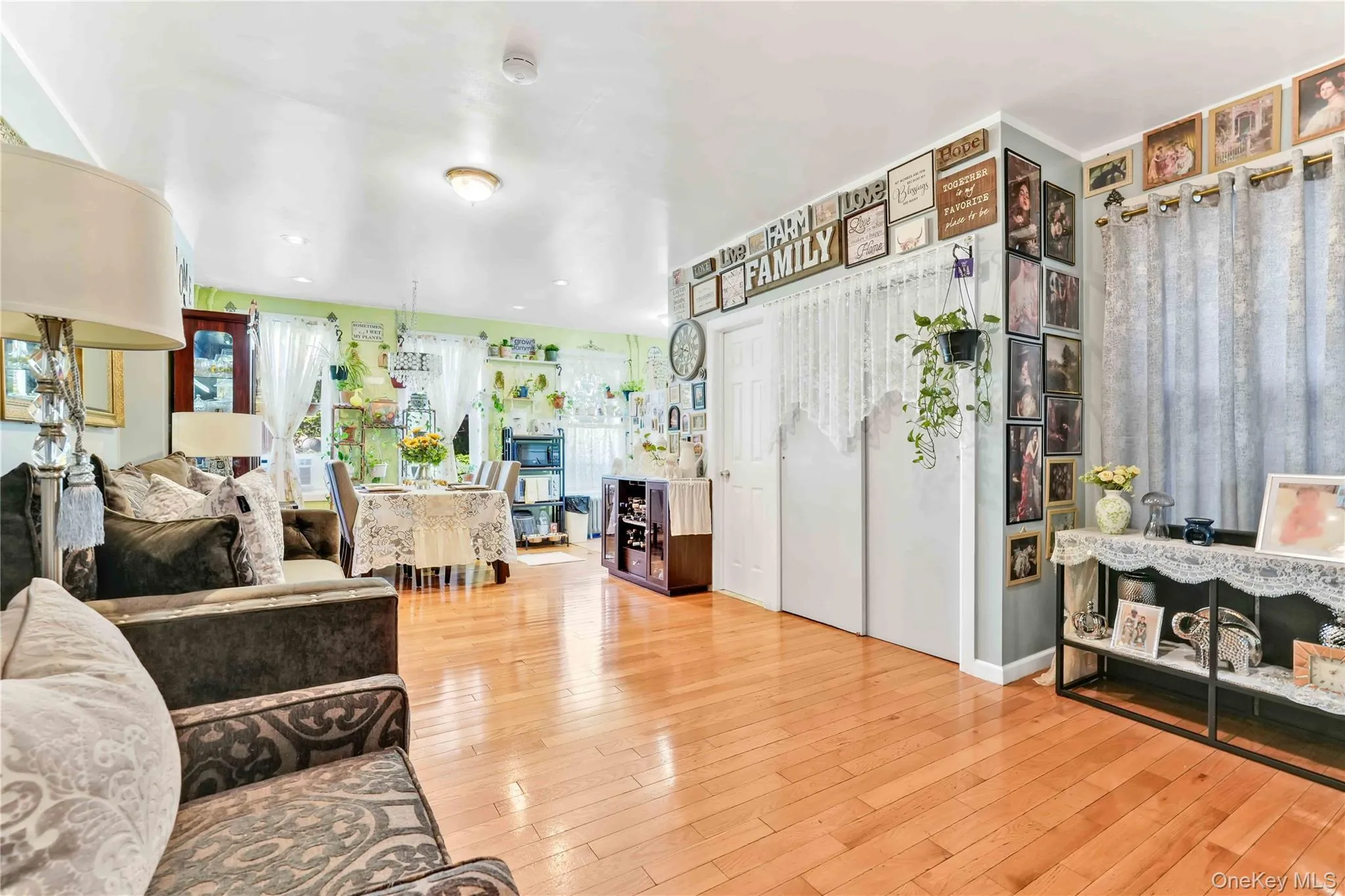 192 Hale Avenue, New York, NY, 8 Bedrooms Bedrooms, 14 Rooms Rooms,3 BathroomsBathrooms,Residential,For Rent,Hale,0,1008344 192 Hale Avenue, New York, NY, 8 Bedrooms Bedrooms, 14 Rooms Rooms,3 BathroomsBathrooms,Residential,For Rent,Hale,0,1008344