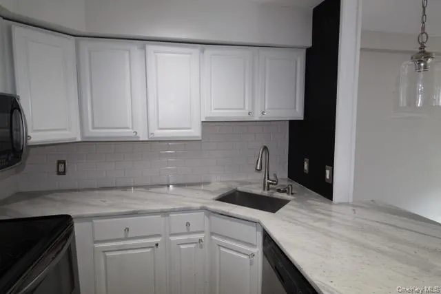 112 Atlantic Avenue, Hempstead, NY, 2 Bedrooms Bedrooms, 5 Rooms Rooms,1 BathroomBathrooms,Residential Lease,For Rent,Atlantic,0,1008347 112 Atlantic Avenue, Hempstead, NY, 2 Bedrooms Bedrooms, 5 Rooms Rooms,1 BathroomBathrooms,Residential Lease,For Rent,Atlantic,0,1008347