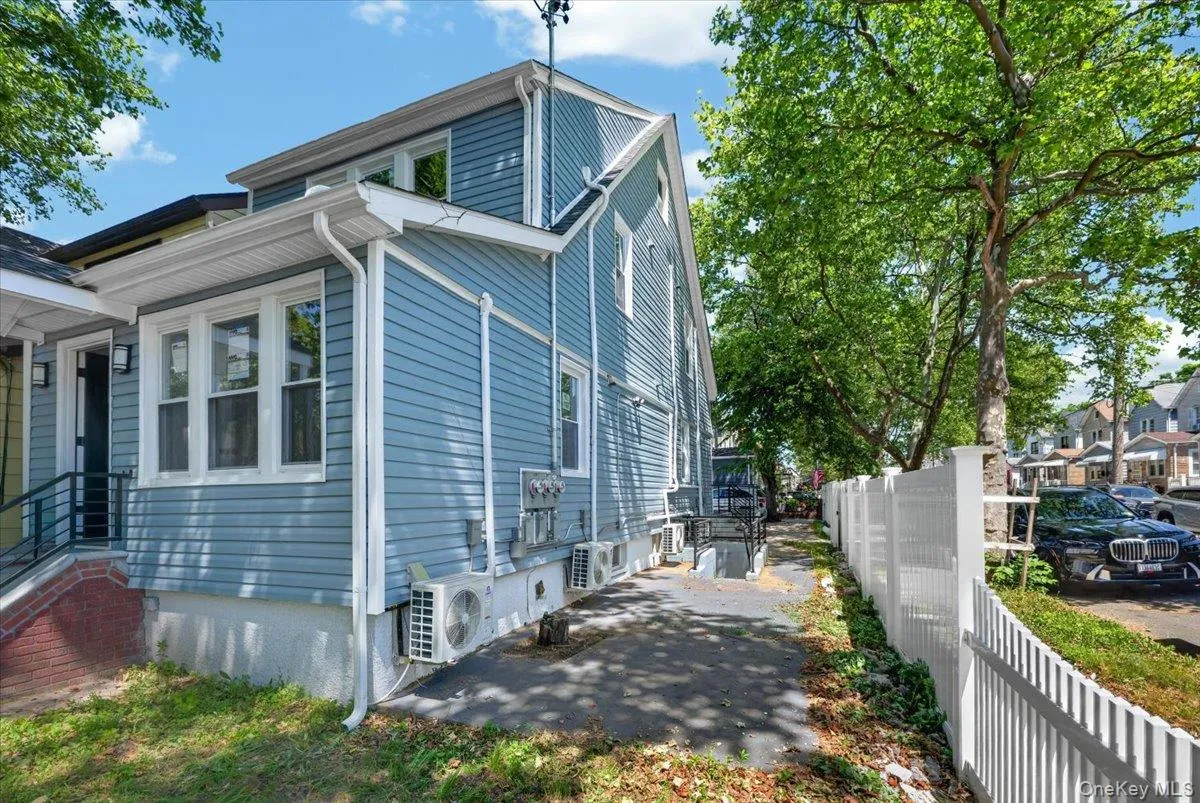 14549 115th Avenue, New York, NY, 4 Bedrooms Bedrooms, 4 Rooms Rooms,3 BathroomsBathrooms,Residential,For Rent,115th,0,1008348 14549 115th Avenue, New York, NY, 4 Bedrooms Bedrooms, 4 Rooms Rooms,3 BathroomsBathrooms,Residential,For Rent,115th,0,1008348