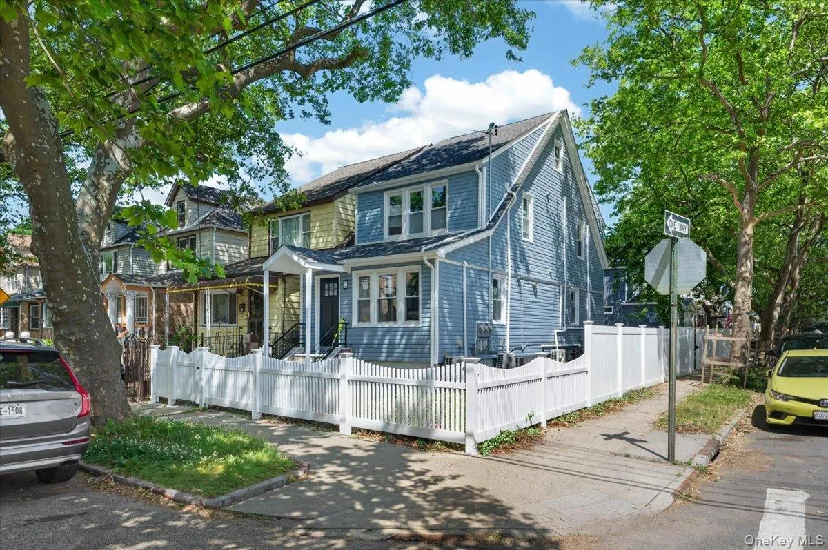 14549 115th Avenue, New York, NY, 4 Bedrooms Bedrooms, 4 Rooms Rooms,3 BathroomsBathrooms,Residential,For Rent,115th,0,1008348 14549 115th Avenue, New York, NY, 4 Bedrooms Bedrooms, 4 Rooms Rooms,3 BathroomsBathrooms,Residential,For Rent,115th,0,1008348