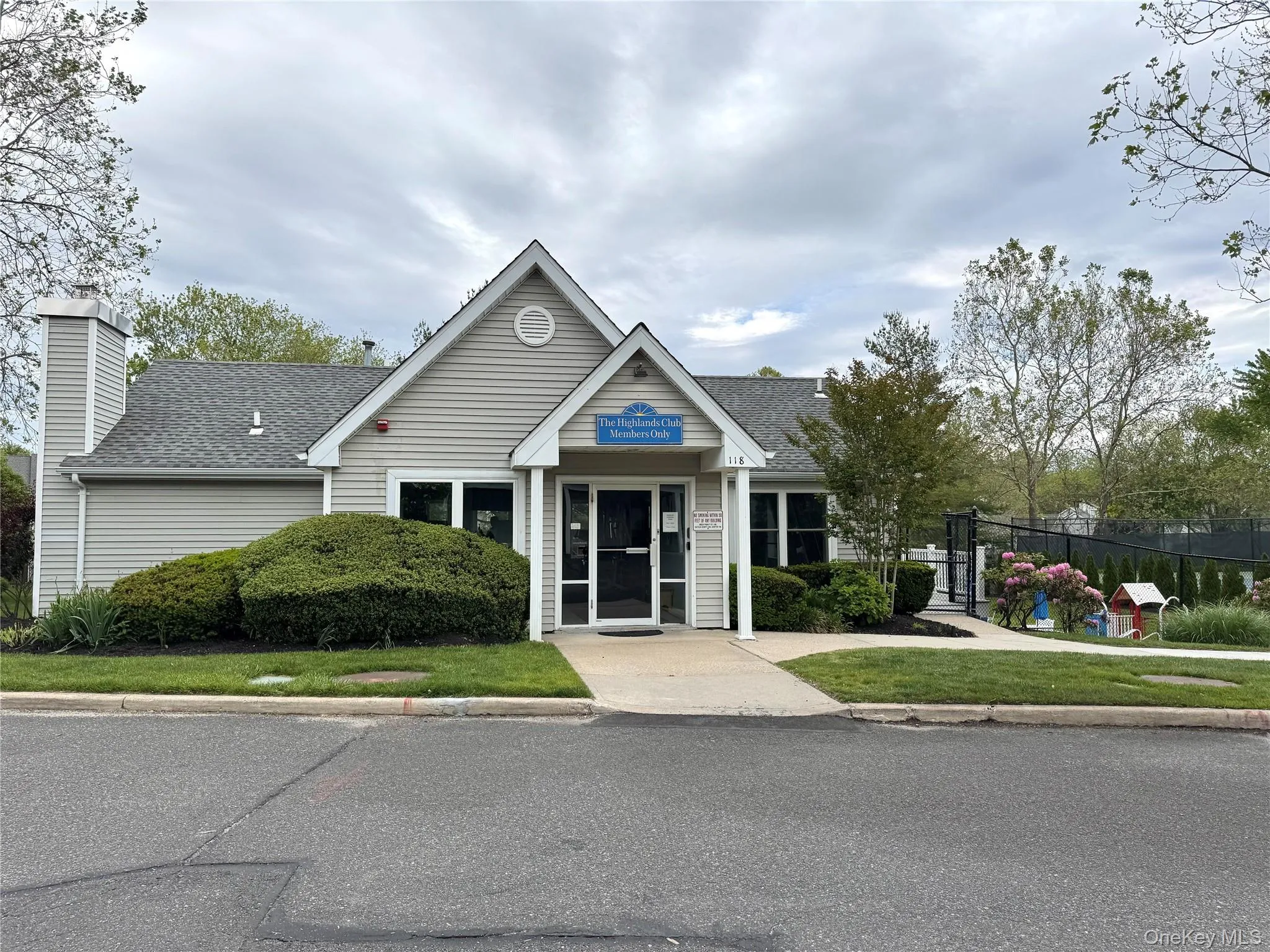 77 Leeward Court, Brookhaven, NY, 2 Bedrooms Bedrooms, 4 Rooms Rooms,2 BathroomsBathrooms,Residential Lease,For Rent,Leeward,0,1008353 77 Leeward Court, Brookhaven, NY, 2 Bedrooms Bedrooms, 4 Rooms Rooms,2 BathroomsBathrooms,Residential Lease,For Rent,Leeward,0,1008353
