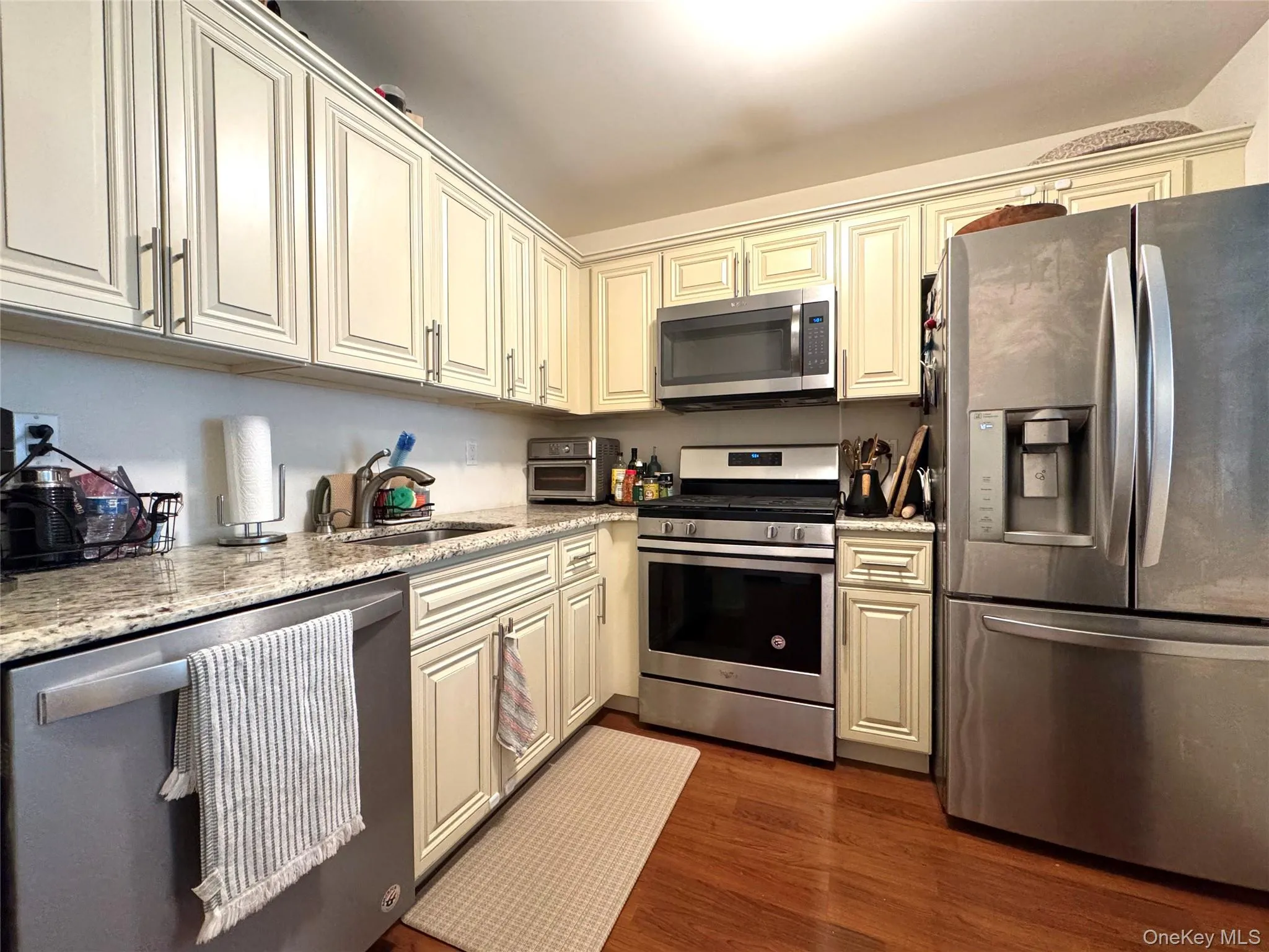 77 Leeward Court, Brookhaven, NY, 2 Bedrooms Bedrooms, 4 Rooms Rooms,2 BathroomsBathrooms,Residential Lease,For Rent,Leeward,0,1008353 77 Leeward Court, Brookhaven, NY, 2 Bedrooms Bedrooms, 4 Rooms Rooms,2 BathroomsBathrooms,Residential Lease,For Rent,Leeward,0,1008353