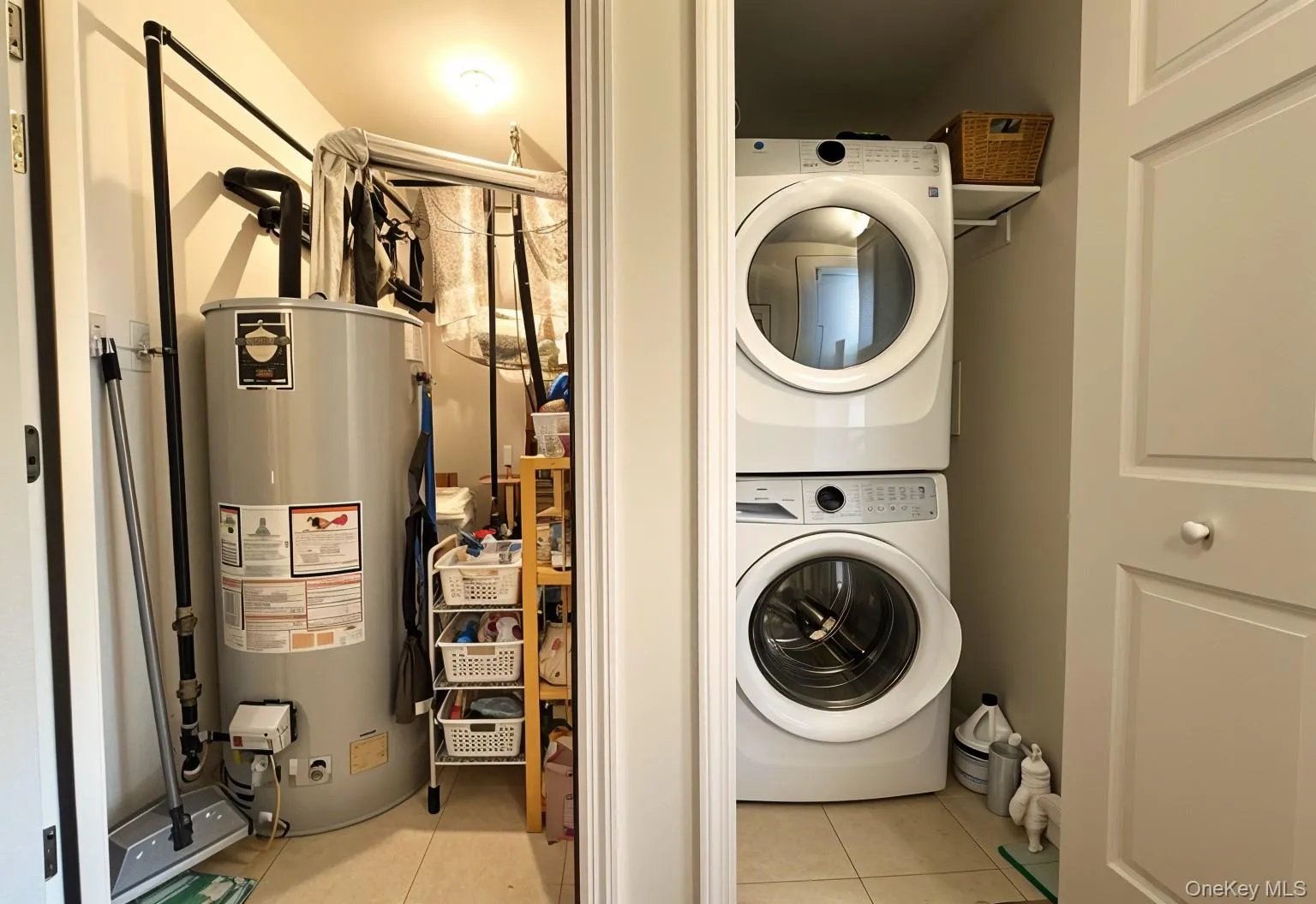 77 Leeward Court, Brookhaven, NY, 2 Bedrooms Bedrooms, 4 Rooms Rooms,2 BathroomsBathrooms,Residential Lease,For Rent,Leeward,0,1008353 77 Leeward Court, Brookhaven, NY, 2 Bedrooms Bedrooms, 4 Rooms Rooms,2 BathroomsBathrooms,Residential Lease,For Rent,Leeward,0,1008353