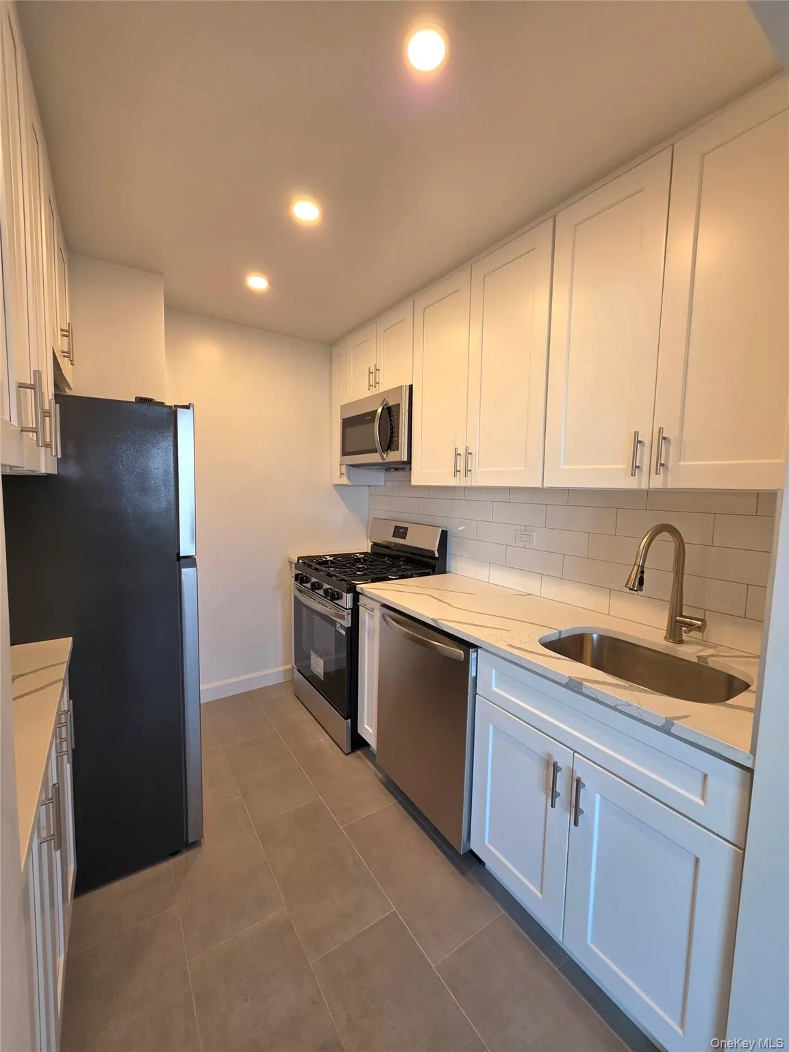 151-15 84th Street, New York, NY, 3 Rooms Rooms,1 BathroomBathrooms,Residential,For Rent,84th,0,1008356 151-15 84th Street, New York, NY, 3 Rooms Rooms,1 BathroomBathrooms,Residential,For Rent,84th,0,1008356
