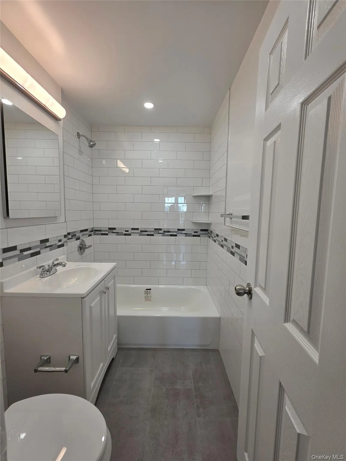 151-15 84th Street, New York, NY, 3 Rooms Rooms,1 BathroomBathrooms,Residential,For Rent,84th,0,1008356 151-15 84th Street, New York, NY, 3 Rooms Rooms,1 BathroomBathrooms,Residential,For Rent,84th,0,1008356
