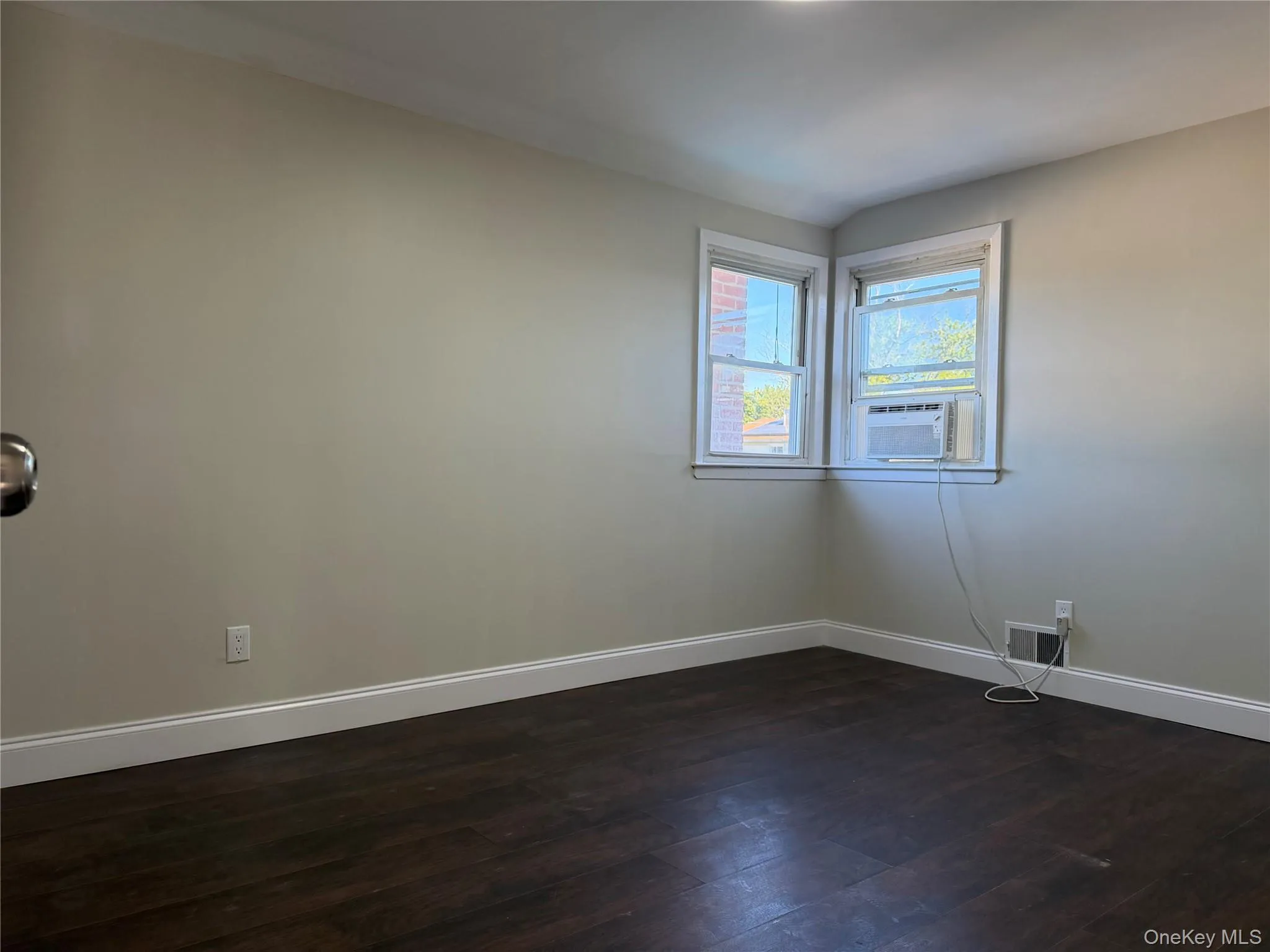 3 Perry Street, Islip, NY, 3 Bedrooms Bedrooms, 7 Rooms Rooms,2 BathroomsBathrooms,Residential,For Rent,Perry,0,1008364 3 Perry Street, Islip, NY, 3 Bedrooms Bedrooms, 7 Rooms Rooms,2 BathroomsBathrooms,Residential,For Rent,Perry,0,1008364
