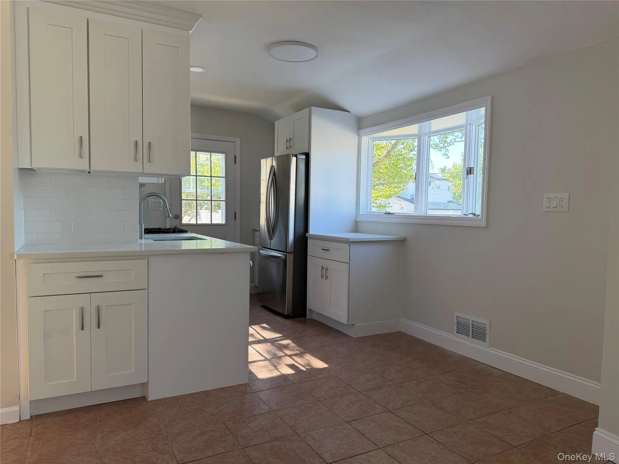3 Perry Street, Islip, NY, 3 Bedrooms Bedrooms, 7 Rooms Rooms,2 BathroomsBathrooms,Residential,For Rent,Perry,0,1008364 3 Perry Street, Islip, NY, 3 Bedrooms Bedrooms, 7 Rooms Rooms,2 BathroomsBathrooms,Residential,For Rent,Perry,0,1008364