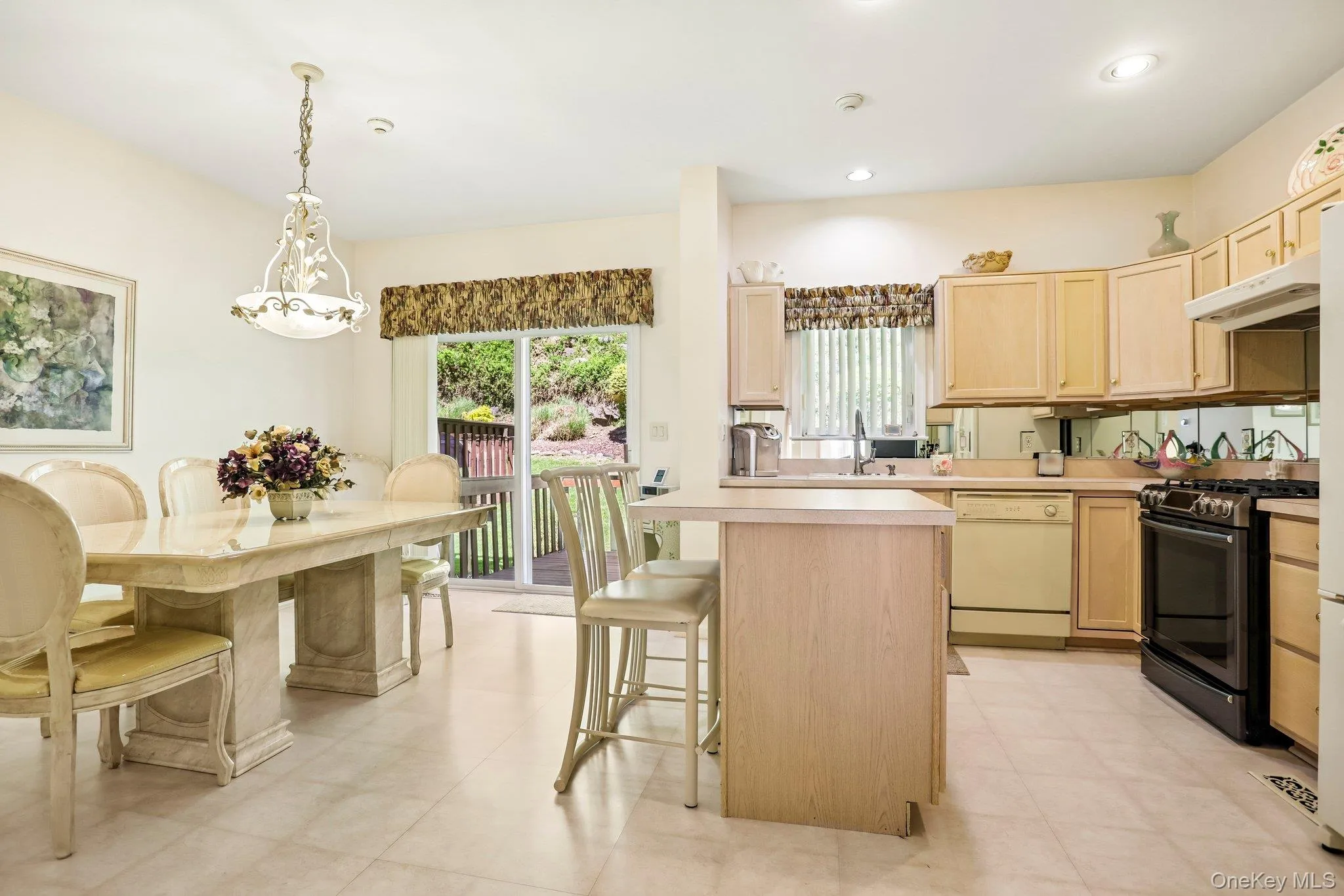 148 Foltim Way, Clarkstown, NY, 2 Bedrooms Bedrooms, 6 Rooms Rooms,2 BathroomsBathrooms,Residential,For Rent,Foltim,0,1008365 148 Foltim Way, Clarkstown, NY, 2 Bedrooms Bedrooms, 6 Rooms Rooms,2 BathroomsBathrooms,Residential,For Rent,Foltim,0,1008365