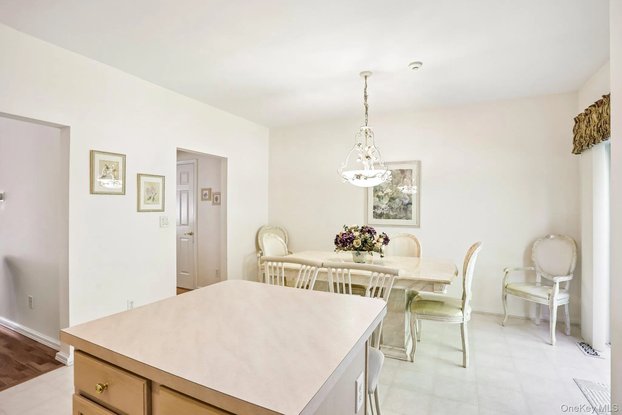 148 Foltim Way, Clarkstown, NY, 2 Bedrooms Bedrooms, 6 Rooms Rooms,2 BathroomsBathrooms,Residential,For Rent,Foltim,0,1008365 148 Foltim Way, Clarkstown, NY, 2 Bedrooms Bedrooms, 6 Rooms Rooms,2 BathroomsBathrooms,Residential,For Rent,Foltim,0,1008365
