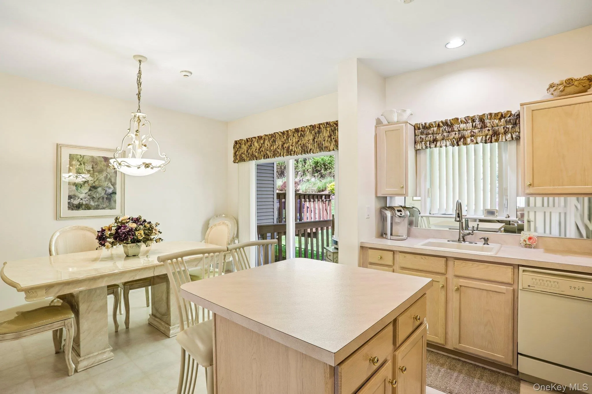 148 Foltim Way, Clarkstown, NY, 2 Bedrooms Bedrooms, 6 Rooms Rooms,2 BathroomsBathrooms,Residential,For Rent,Foltim,0,1008365 148 Foltim Way, Clarkstown, NY, 2 Bedrooms Bedrooms, 6 Rooms Rooms,2 BathroomsBathrooms,Residential,For Rent,Foltim,0,1008365