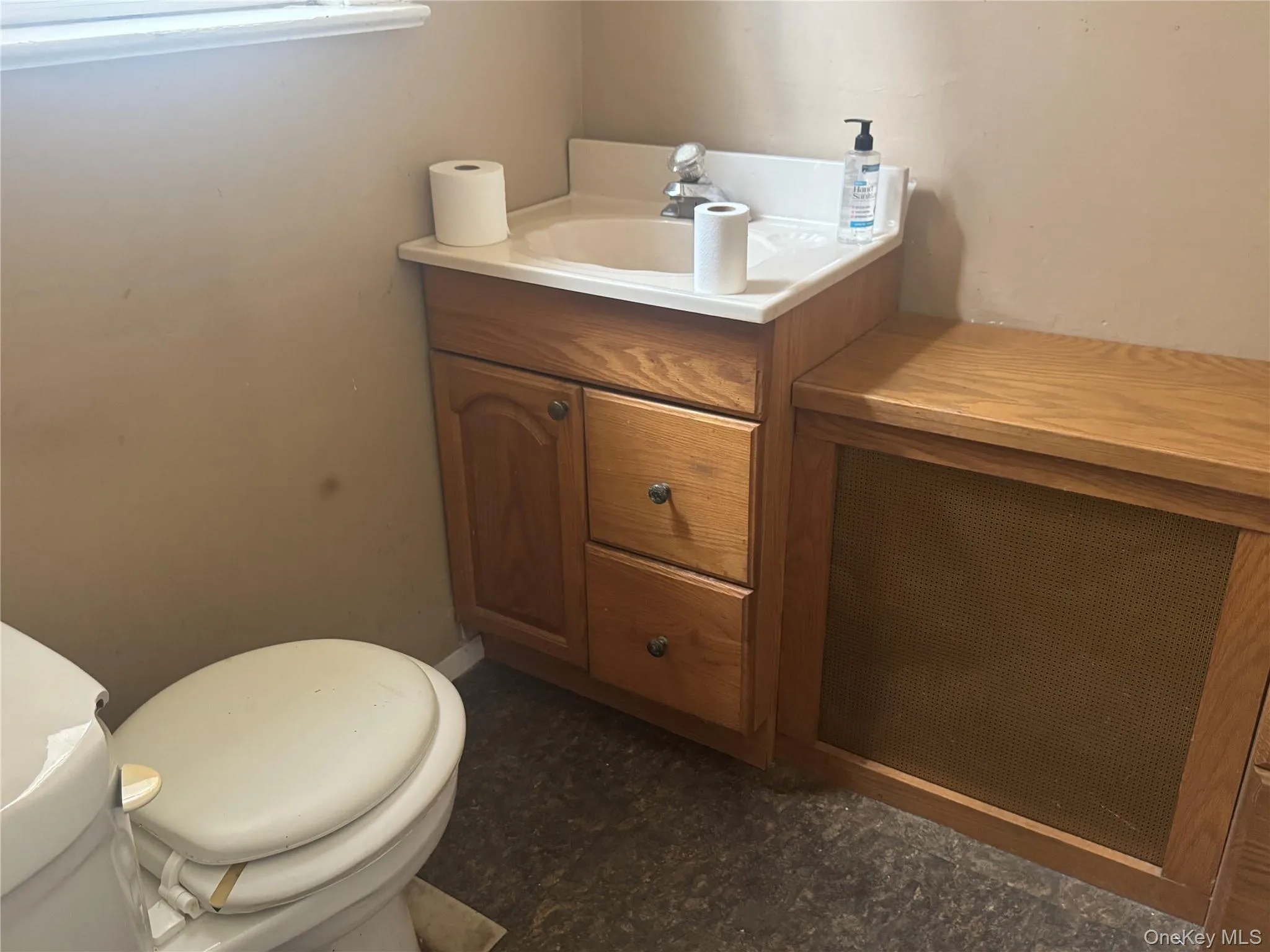 Half Bathroom on Main Level Half Bathroom on Main Level