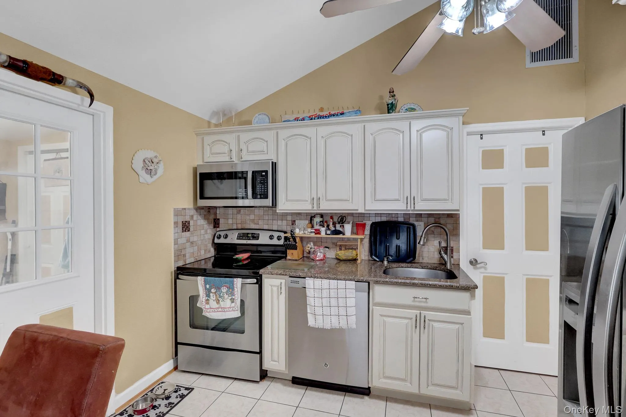 3104 Royal Avenue, Hempstead, NY, 2 Bedrooms Bedrooms, 6 Rooms Rooms,1 BathroomBathrooms,Residential,For Rent,Royal,0,1008376 3104 Royal Avenue, Hempstead, NY, 2 Bedrooms Bedrooms, 6 Rooms Rooms,1 BathroomBathrooms,Residential,For Rent,Royal,0,1008376