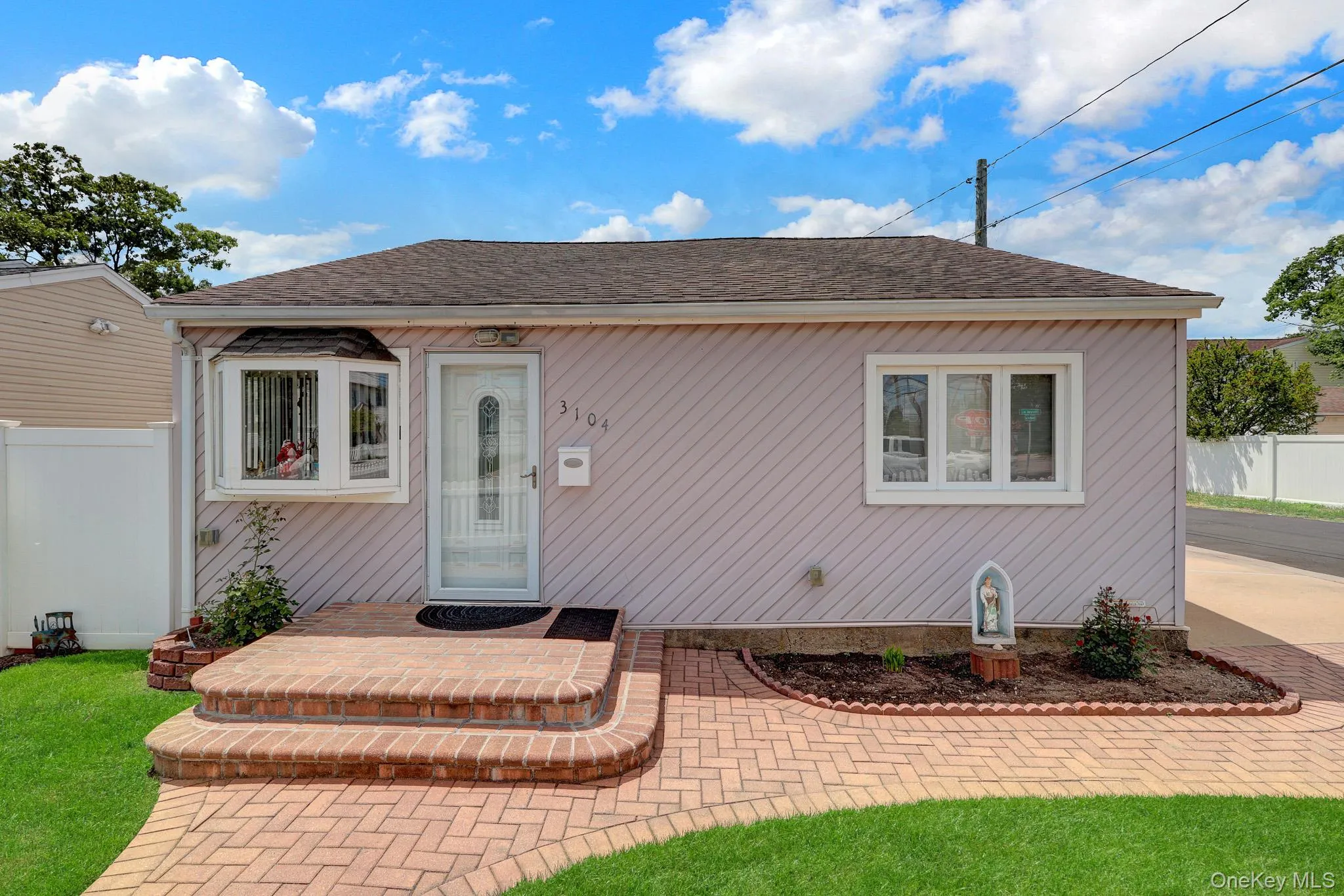 3104 Royal Avenue, Hempstead, NY, 2 Bedrooms Bedrooms, 6 Rooms Rooms,1 BathroomBathrooms,Residential,For Rent,Royal,0,1008376 3104 Royal Avenue, Hempstead, NY, 2 Bedrooms Bedrooms, 6 Rooms Rooms,1 BathroomBathrooms,Residential,For Rent,Royal,0,1008376