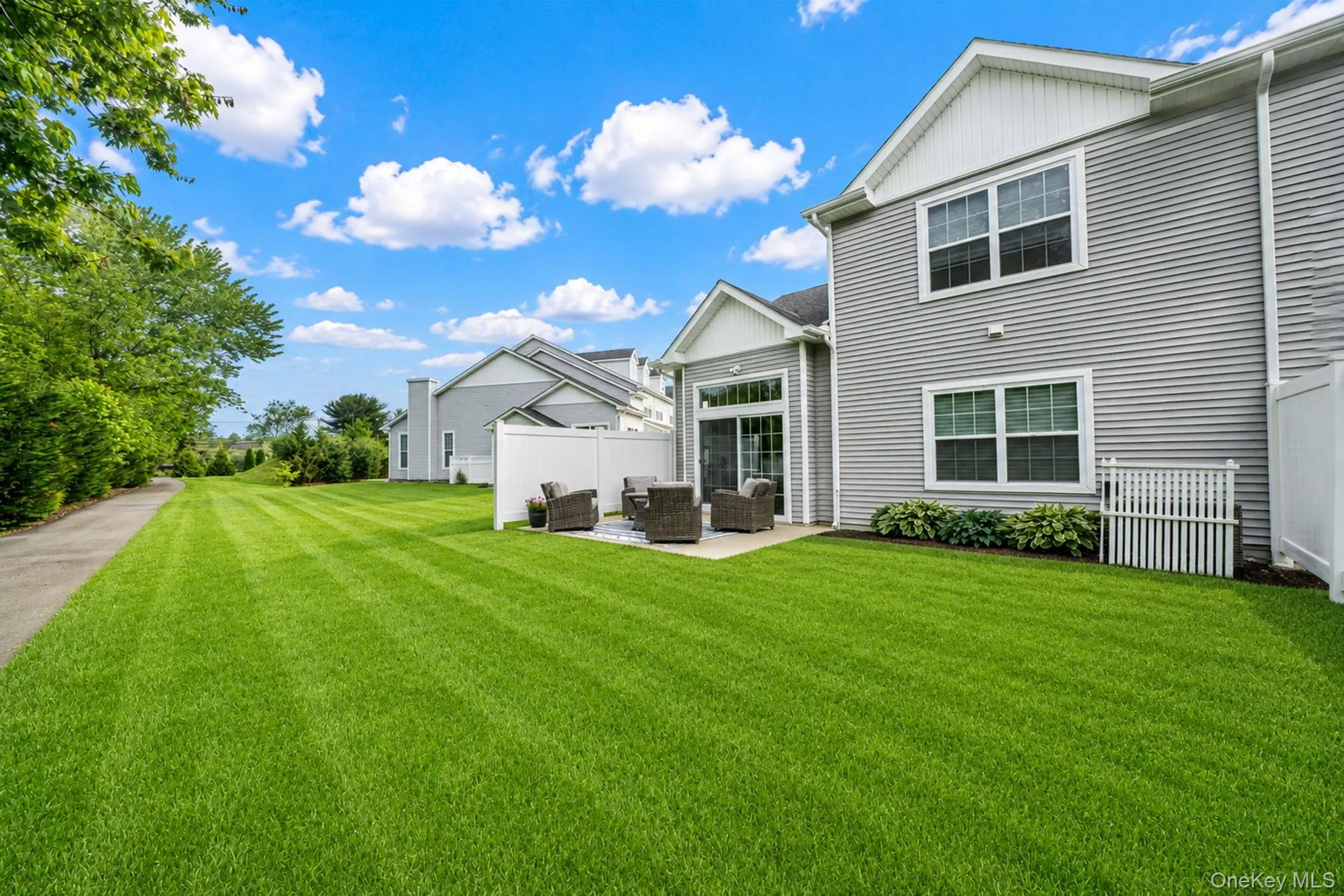 51 Farm Acre Circle, Brookhaven, NY, 2 Bedrooms Bedrooms, 7 Rooms Rooms,2 BathroomsBathrooms,Residential,For Rent,Farm Acre,0,1008377 51 Farm Acre Circle, Brookhaven, NY, 2 Bedrooms Bedrooms, 7 Rooms Rooms,2 BathroomsBathrooms,Residential,For Rent,Farm Acre,0,1008377