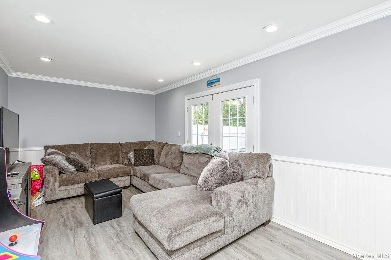 299 Mount Vernon Avenue, Brookhaven, NY, 5 Bedrooms Bedrooms, 8 Rooms Rooms,2 BathroomsBathrooms,Residential,For Rent,Mount Vernon,0,1008378 299 Mount Vernon Avenue, Brookhaven, NY, 5 Bedrooms Bedrooms, 8 Rooms Rooms,2 BathroomsBathrooms,Residential,For Rent,Mount Vernon,0,1008378