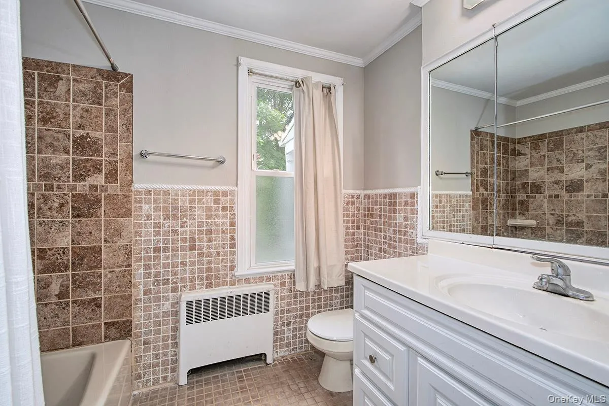 Full Bath Full Bath