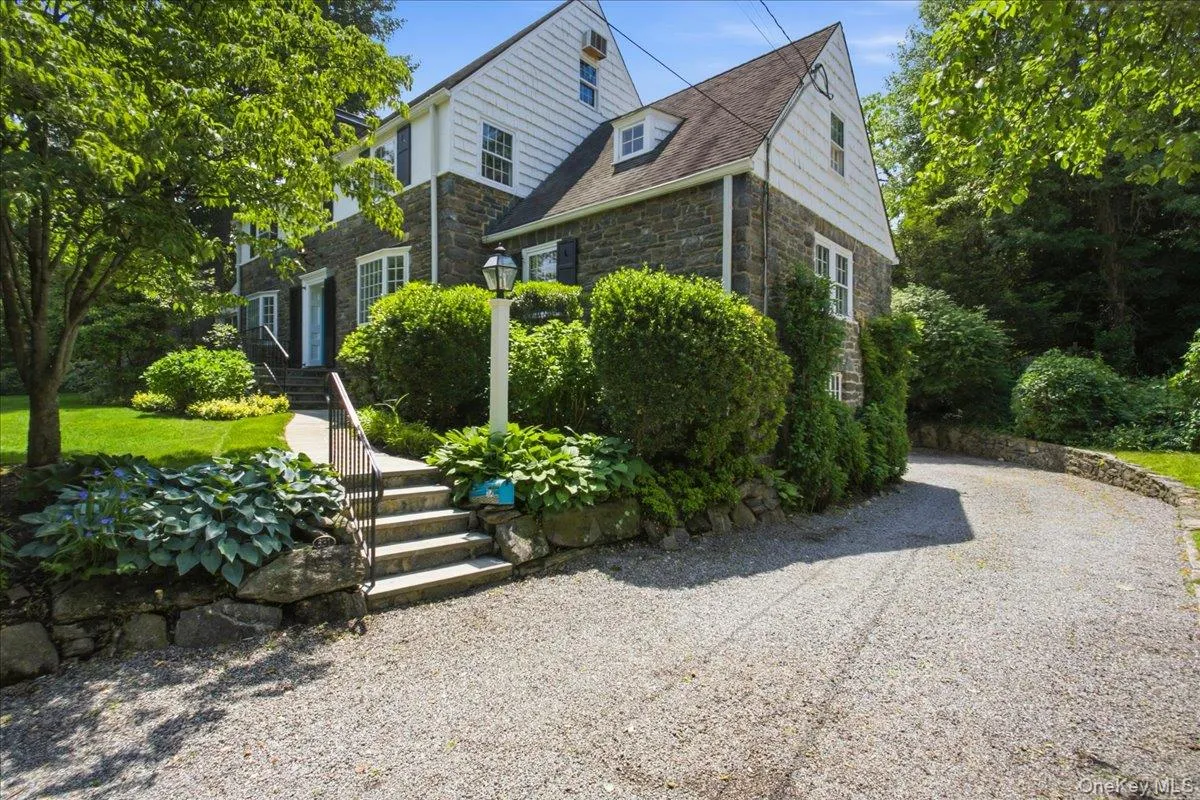 531 Weaver Street, Mamaroneck, NY, 4 Bedrooms Bedrooms, 8 Rooms Rooms,3 BathroomsBathrooms,Residential,For Rent,Weaver,0,KEY1008390 531 Weaver Street, Mamaroneck, NY, 4 Bedrooms Bedrooms, 8 Rooms Rooms,3 BathroomsBathrooms,Residential,For Rent,Weaver,0,KEY1008390