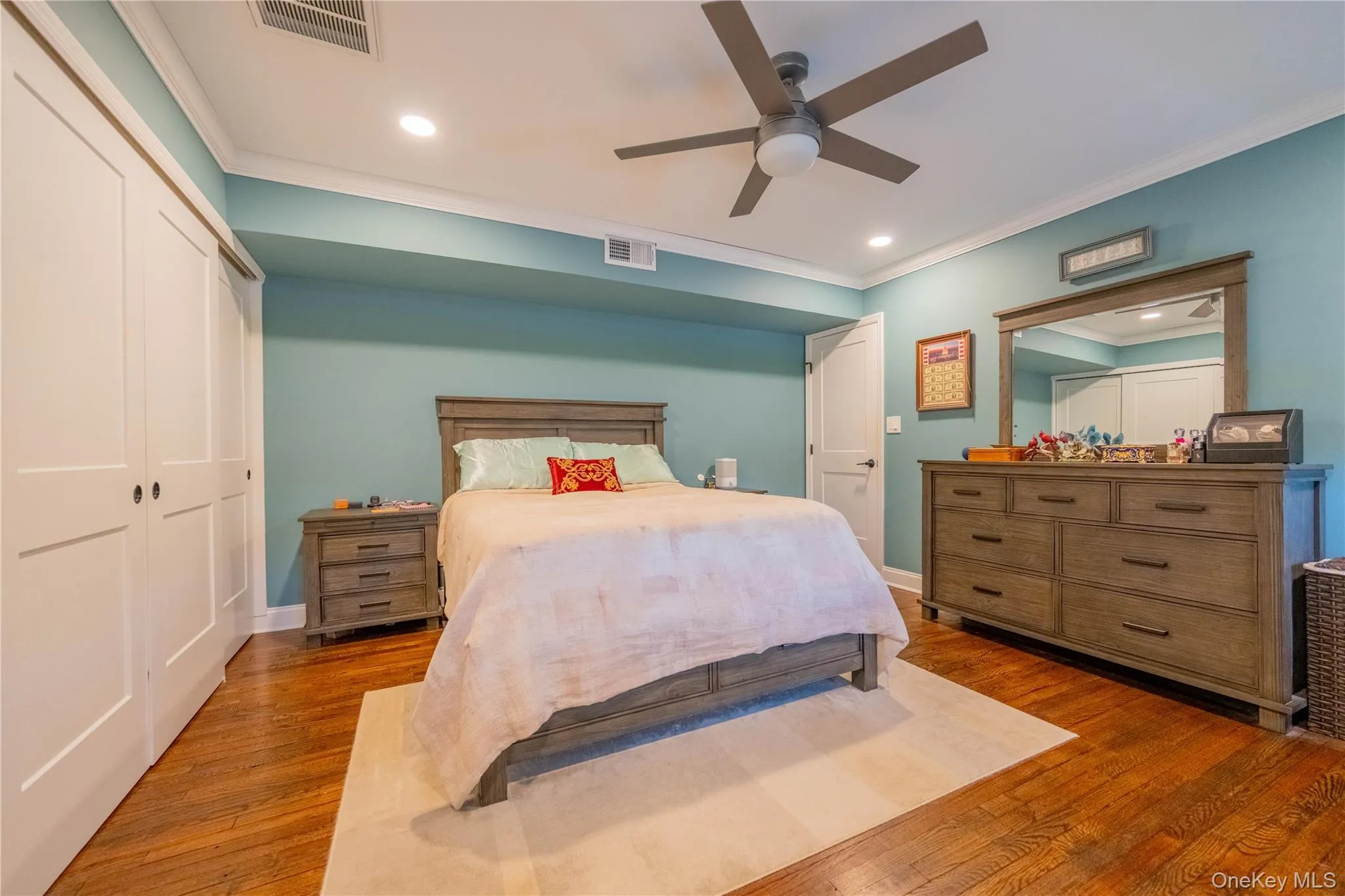 bedroom bedroom