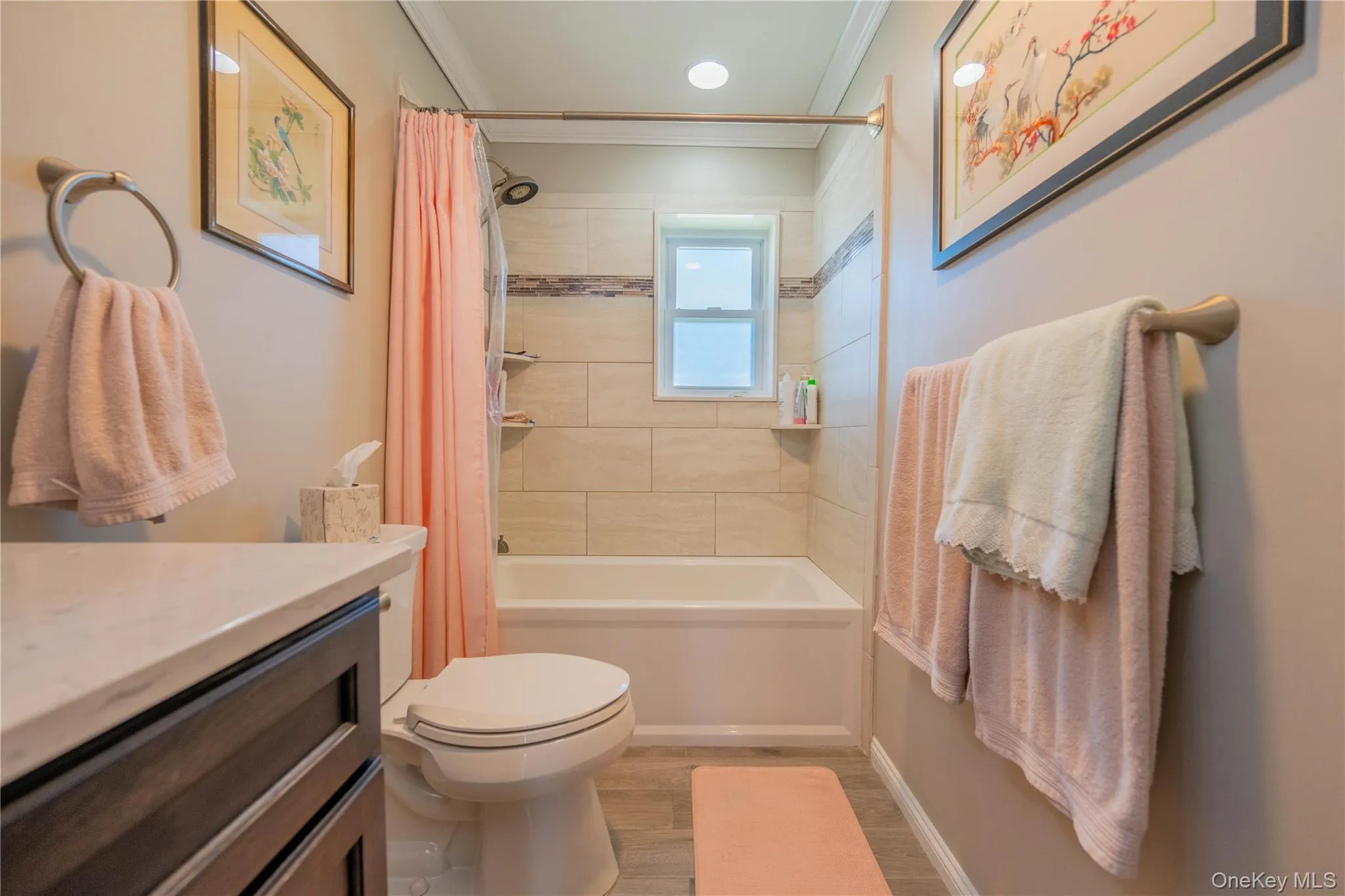 bathroom bathroom