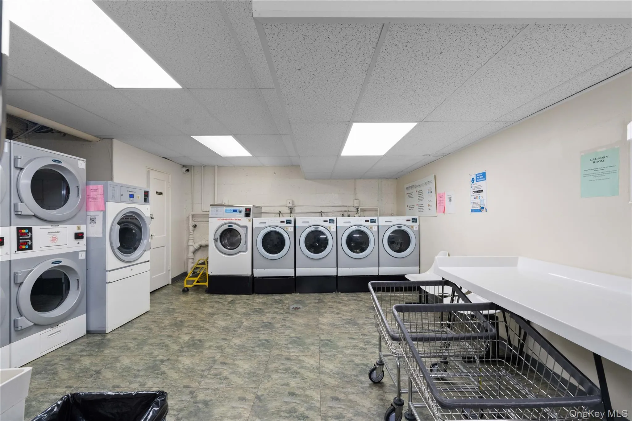 15 Canterbury, North Hempstead, NY, 1 Room Rooms,1 BathroomBathrooms,Residential,For Rent,Canterbury,0,1008394 15 Canterbury, North Hempstead, NY, 1 Room Rooms,1 BathroomBathrooms,Residential,For Rent,Canterbury,0,1008394