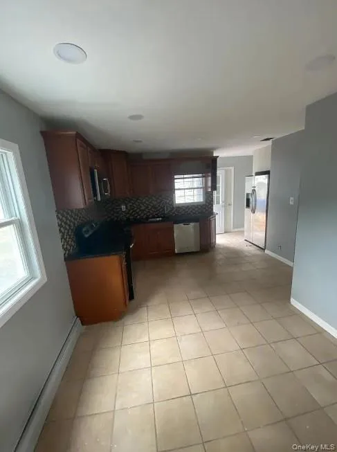 25 Newport Avenue, Brookhaven, NY, 4 Bedrooms Bedrooms, 8 Rooms Rooms,1 BathroomBathrooms,Residential Lease,For Rent,Newport,0,1008401 25 Newport Avenue, Brookhaven, NY, 4 Bedrooms Bedrooms, 8 Rooms Rooms,1 BathroomBathrooms,Residential Lease,For Rent,Newport,0,1008401
