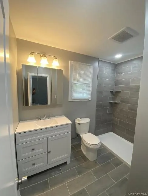 25 Newport Avenue, Brookhaven, NY, 4 Bedrooms Bedrooms, 8 Rooms Rooms,1 BathroomBathrooms,Residential Lease,For Rent,Newport,0,1008401 25 Newport Avenue, Brookhaven, NY, 4 Bedrooms Bedrooms, 8 Rooms Rooms,1 BathroomBathrooms,Residential Lease,For Rent,Newport,0,1008401