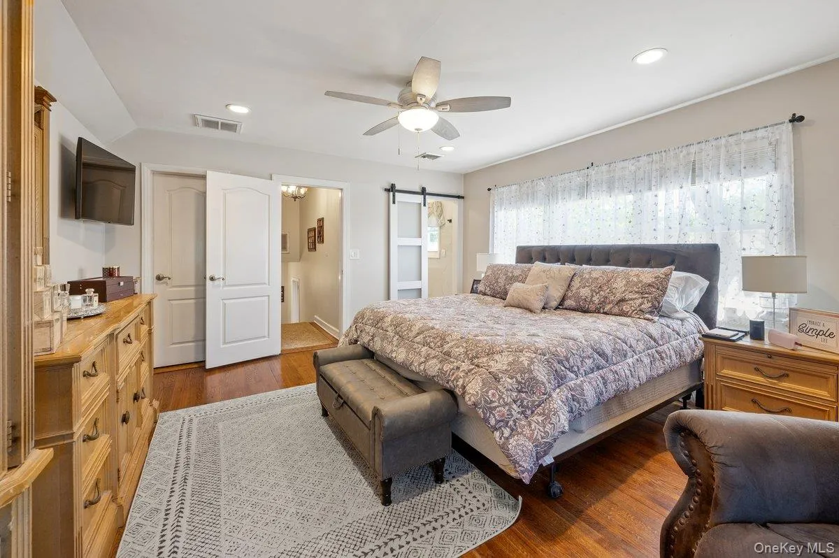 3 Carolyn Place, Eastchester, NY, 3 Bedrooms Bedrooms, 7 Rooms Rooms,3 BathroomsBathrooms,Residential,For Rent,Carolyn,0,1008404 3 Carolyn Place, Eastchester, NY, 3 Bedrooms Bedrooms, 7 Rooms Rooms,3 BathroomsBathrooms,Residential,For Rent,Carolyn,0,1008404