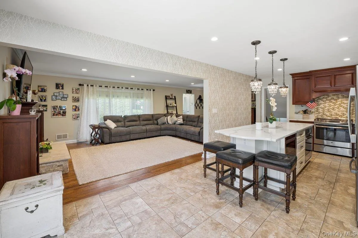 3 Carolyn Place, Eastchester, NY, 3 Bedrooms Bedrooms, 7 Rooms Rooms,3 BathroomsBathrooms,Residential,For Rent,Carolyn,0,1008404 3 Carolyn Place, Eastchester, NY, 3 Bedrooms Bedrooms, 7 Rooms Rooms,3 BathroomsBathrooms,Residential,For Rent,Carolyn,0,1008404