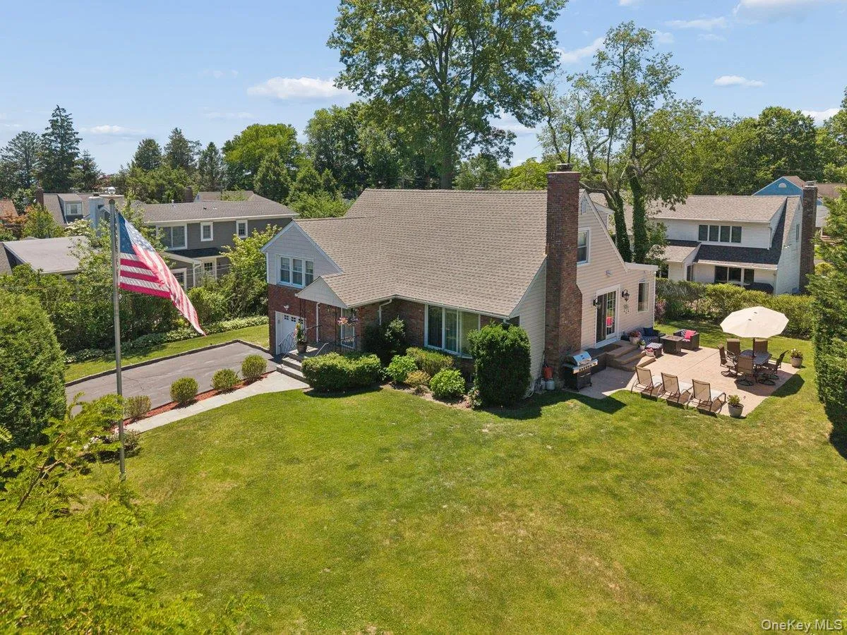 3 Carolyn Place, Eastchester, NY, 3 Bedrooms Bedrooms, 7 Rooms Rooms,3 BathroomsBathrooms,Residential,For Rent,Carolyn,0,1008404 3 Carolyn Place, Eastchester, NY, 3 Bedrooms Bedrooms, 7 Rooms Rooms,3 BathroomsBathrooms,Residential,For Rent,Carolyn,0,1008404