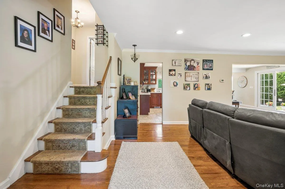 3 Carolyn Place, Eastchester, NY, 3 Bedrooms Bedrooms, 7 Rooms Rooms,3 BathroomsBathrooms,Residential,For Rent,Carolyn,0,1008404 3 Carolyn Place, Eastchester, NY, 3 Bedrooms Bedrooms, 7 Rooms Rooms,3 BathroomsBathrooms,Residential,For Rent,Carolyn,0,1008404