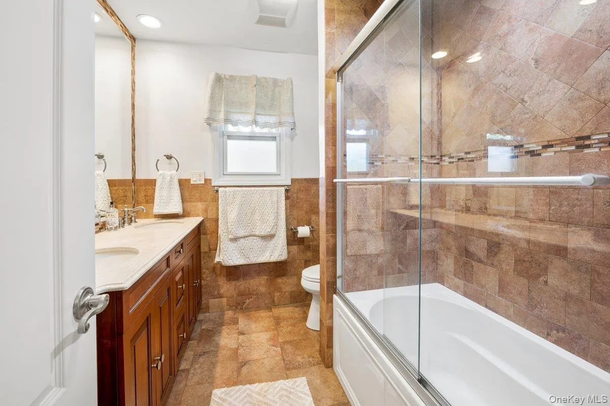 3 Carolyn Place, Eastchester, NY, 3 Bedrooms Bedrooms, 7 Rooms Rooms,3 BathroomsBathrooms,Residential,For Rent,Carolyn,0,1008404 3 Carolyn Place, Eastchester, NY, 3 Bedrooms Bedrooms, 7 Rooms Rooms,3 BathroomsBathrooms,Residential,For Rent,Carolyn,0,1008404
