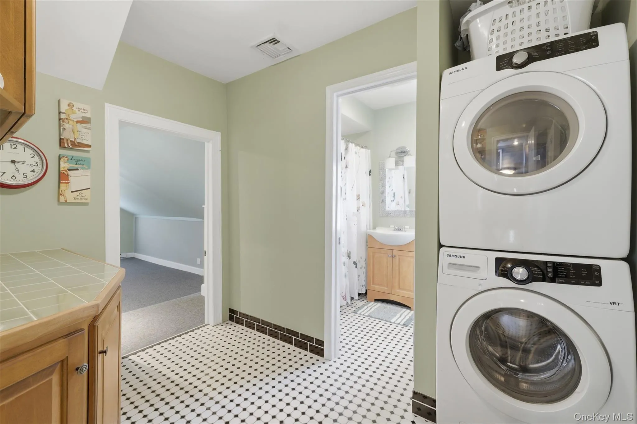 Laundry area Laundry area
