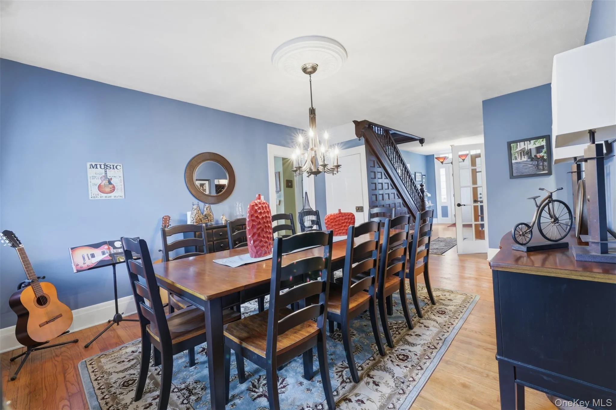 Formal dining room with built in bar and wine cooler Formal dining room with built in bar and wine cooler