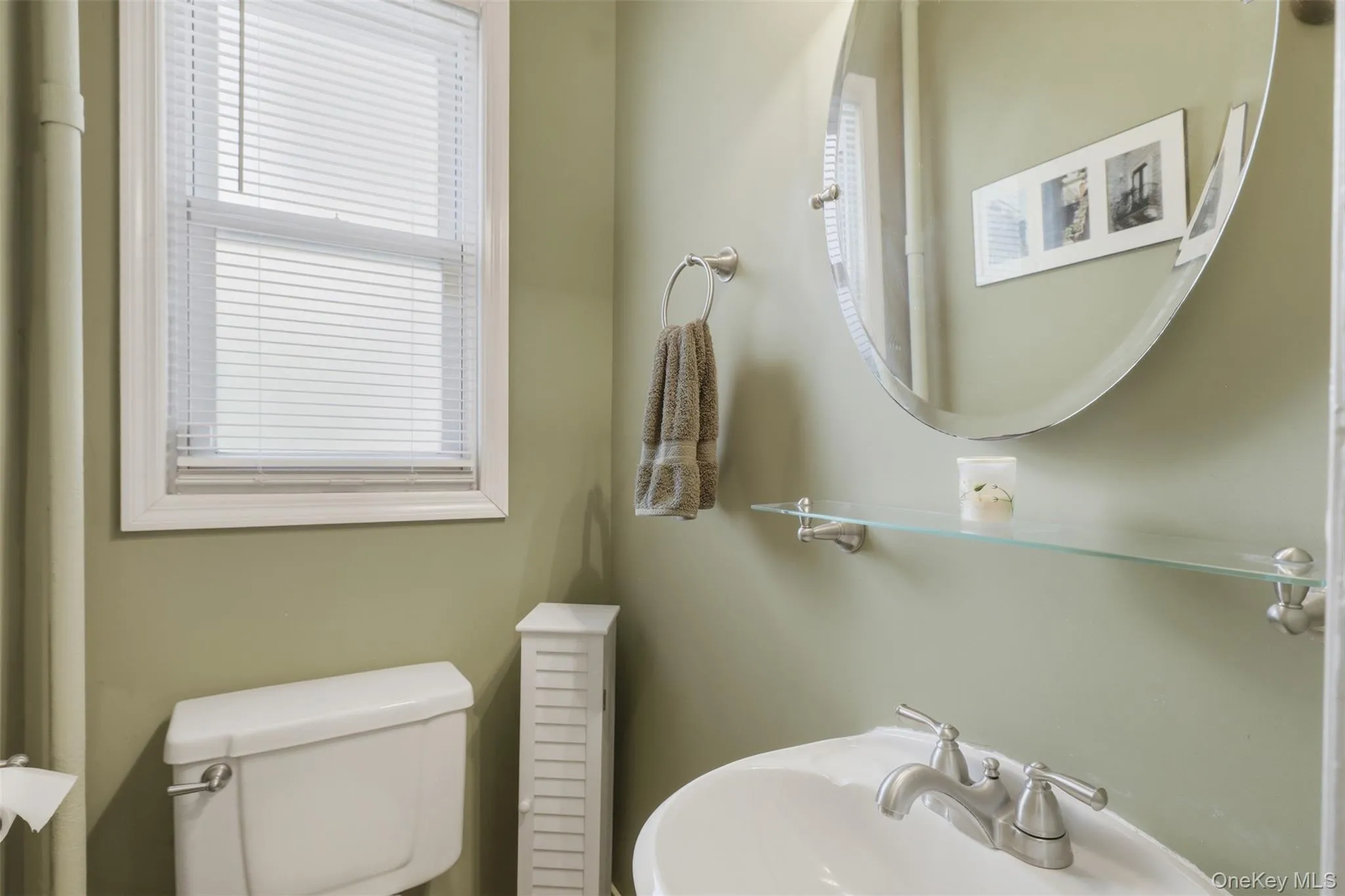 1/2 bath main house 1/2 bath main house