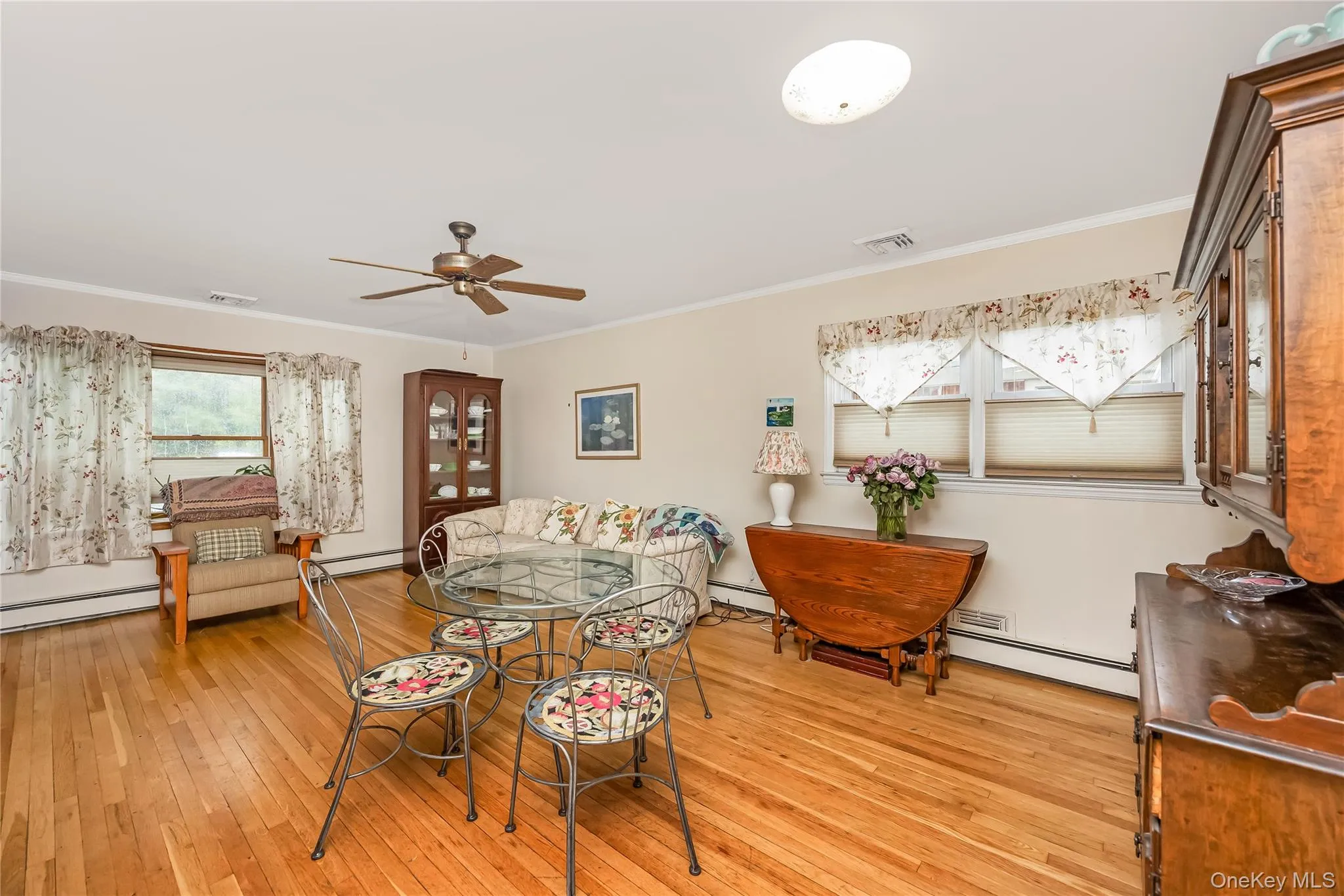 46-06th 247 Street, New York, NY, 3 Bedrooms Bedrooms, 6 Rooms Rooms,1 BathroomBathrooms,Residential,For Rent,247,0,1008408 46-06th 247 Street, New York, NY, 3 Bedrooms Bedrooms, 6 Rooms Rooms,1 BathroomBathrooms,Residential,For Rent,247,0,1008408
