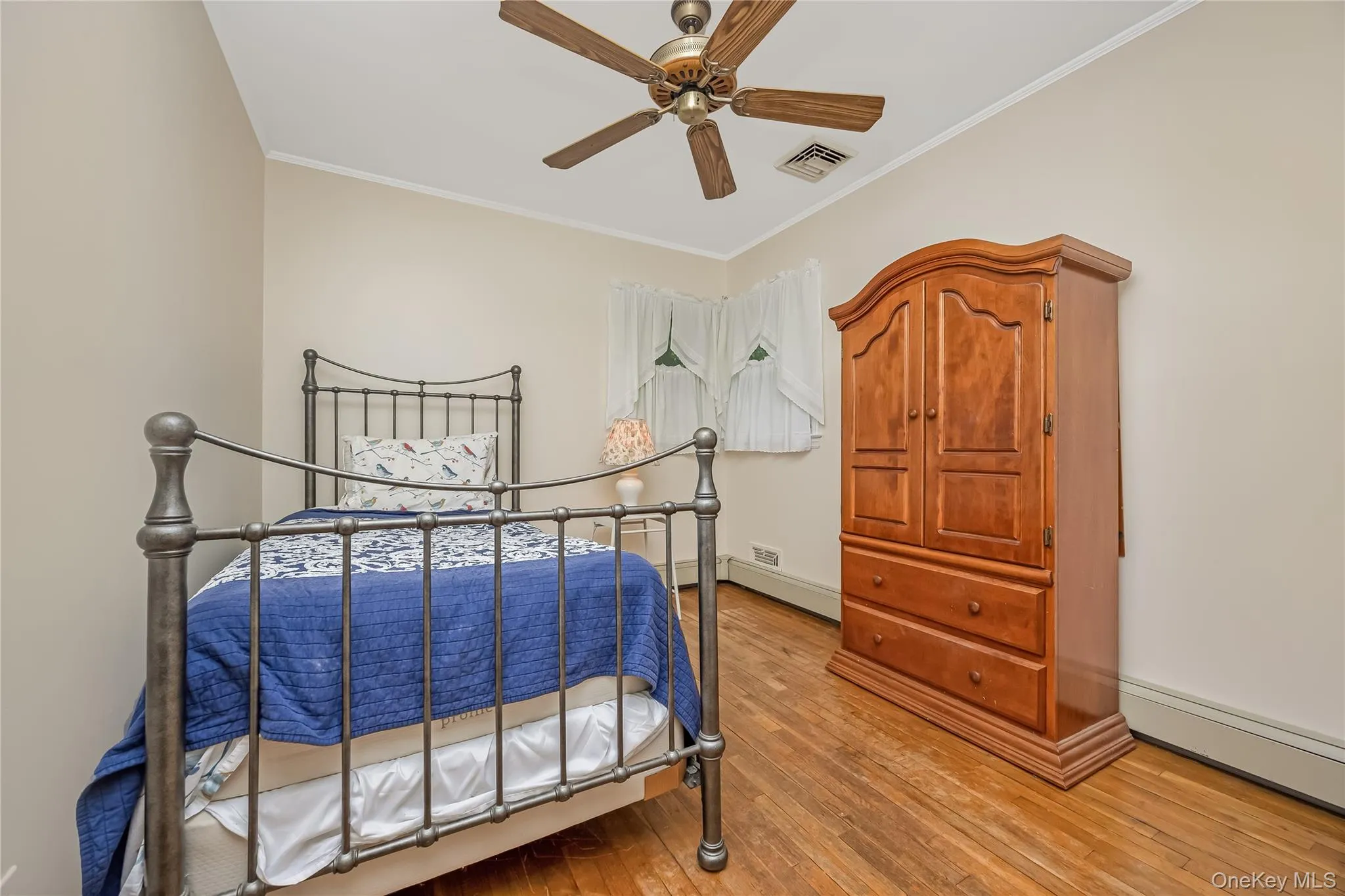 46-06th 247 Street, New York, NY, 3 Bedrooms Bedrooms, 6 Rooms Rooms,1 BathroomBathrooms,Residential,For Rent,247,0,1008408 46-06th 247 Street, New York, NY, 3 Bedrooms Bedrooms, 6 Rooms Rooms,1 BathroomBathrooms,Residential,For Rent,247,0,1008408