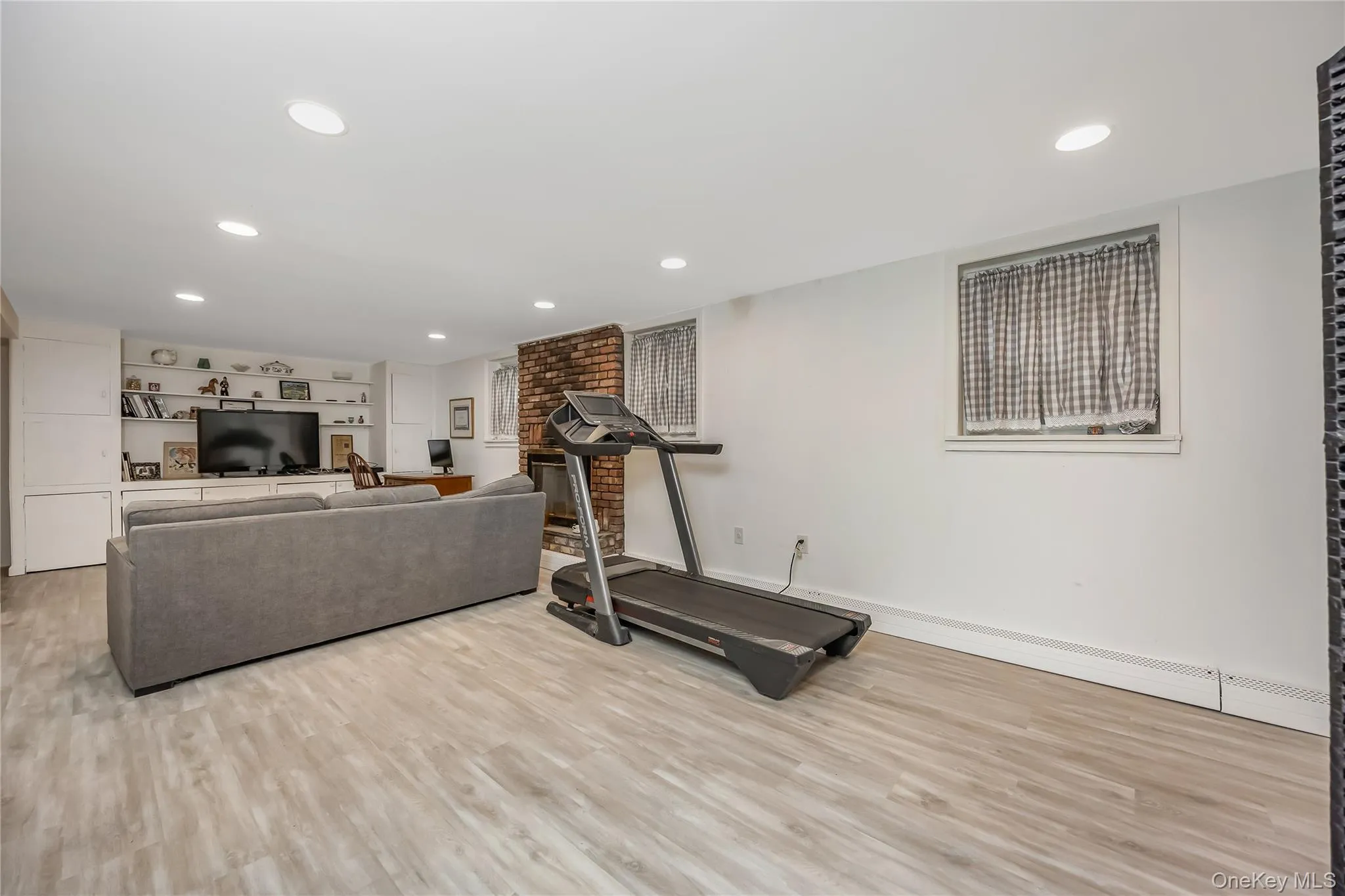 46-06th 247 Street, New York, NY, 3 Bedrooms Bedrooms, 6 Rooms Rooms,1 BathroomBathrooms,Residential,For Rent,247,0,1008408 46-06th 247 Street, New York, NY, 3 Bedrooms Bedrooms, 6 Rooms Rooms,1 BathroomBathrooms,Residential,For Rent,247,0,1008408