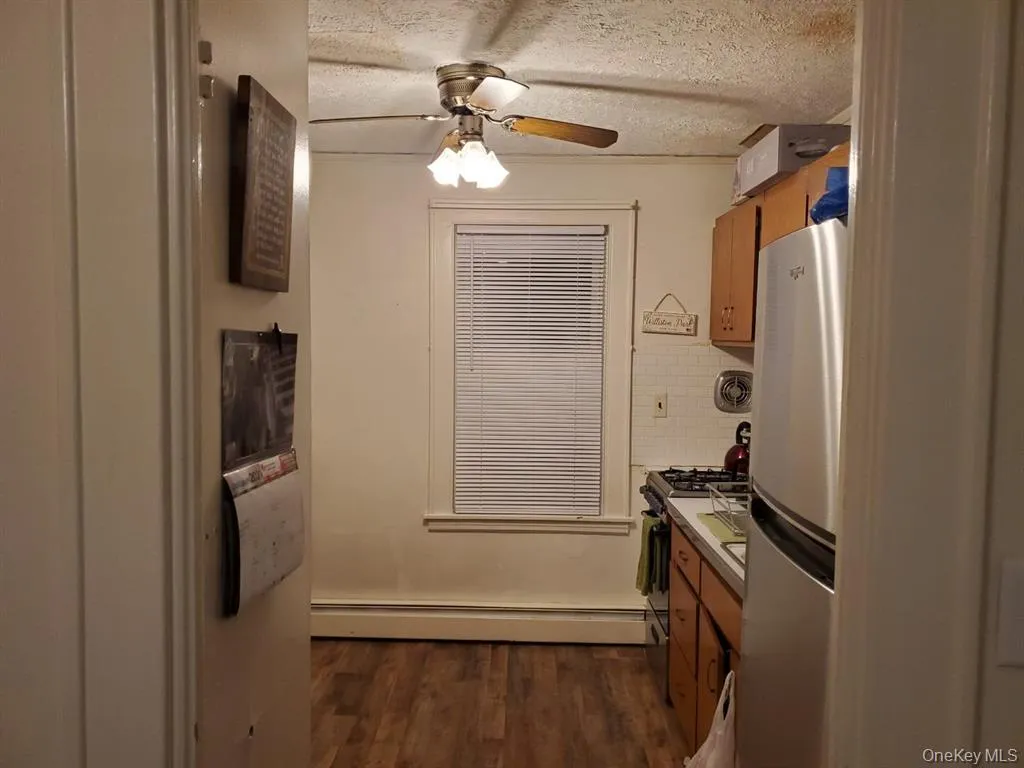 202 Park Avenue, North Hempstead, NY, 1 Bedroom Bedrooms, 3 Rooms Rooms,1 BathroomBathrooms,Residential Lease,For Rent,Park,0,1008409 202 Park Avenue, North Hempstead, NY, 1 Bedroom Bedrooms, 3 Rooms Rooms,1 BathroomBathrooms,Residential Lease,For Rent,Park,0,1008409