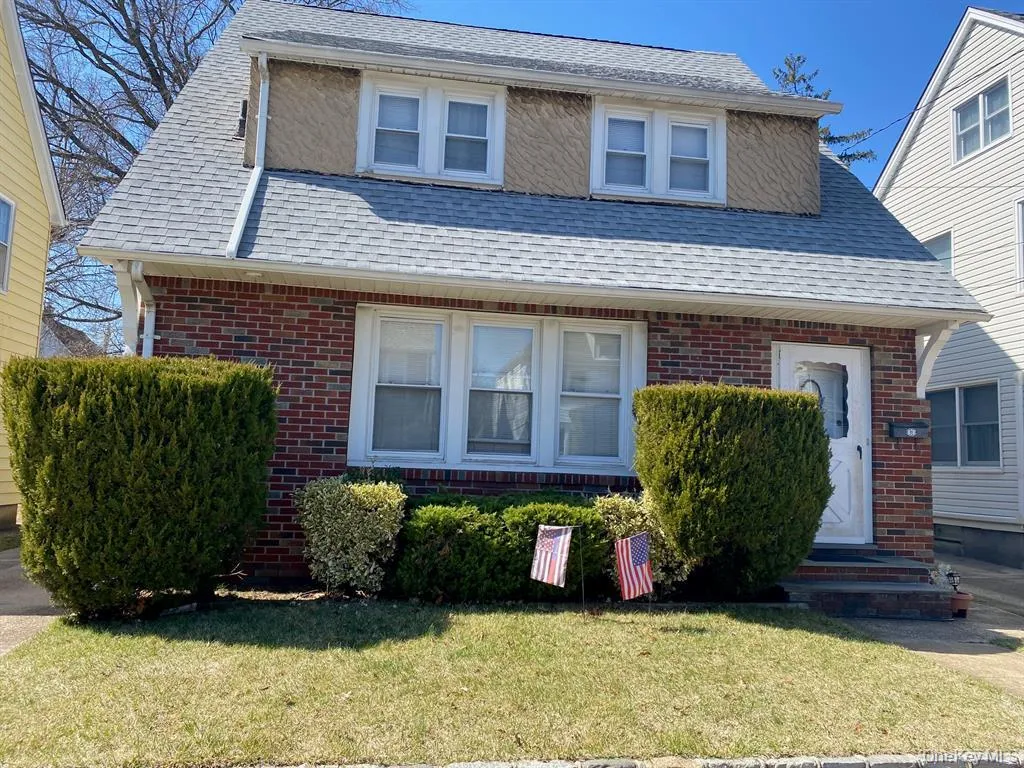 202 Park Avenue, North Hempstead, NY, 1 Bedroom Bedrooms, 3 Rooms Rooms,1 BathroomBathrooms,Residential Lease,For Rent,Park,0,1008409 202 Park Avenue, North Hempstead, NY, 1 Bedroom Bedrooms, 3 Rooms Rooms,1 BathroomBathrooms,Residential Lease,For Rent,Park,0,1008409
