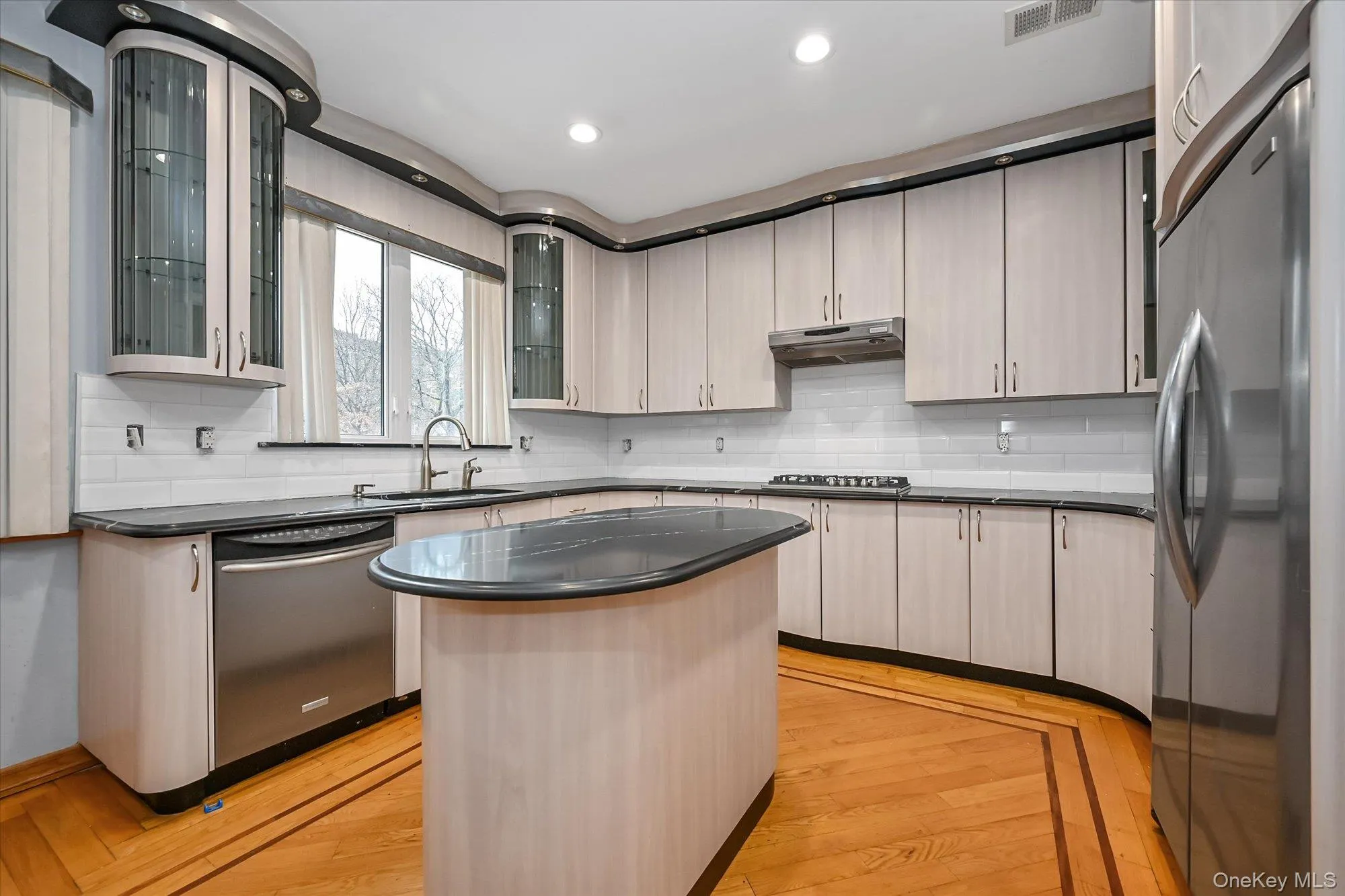 77-16 Kew Forest Lane, New York, NY, 4 Bedrooms Bedrooms, 15 Rooms Rooms,3 BathroomsBathrooms,Residential Lease,For Rent,Kew Forest,0,1008415 77-16 Kew Forest Lane, New York, NY, 4 Bedrooms Bedrooms, 15 Rooms Rooms,3 BathroomsBathrooms,Residential Lease,For Rent,Kew Forest,0,1008415