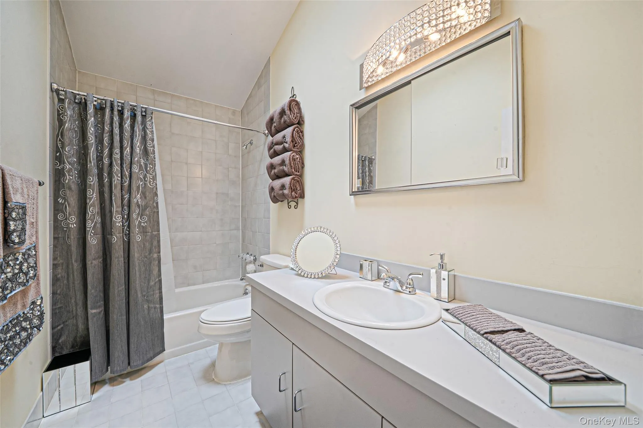 2 Barbara Anne Street, Brookhaven, NY, 4 Bedrooms Bedrooms, 8 Rooms Rooms,2 BathroomsBathrooms,Residential,For Rent,Barbara Anne,0,1008416 2 Barbara Anne Street, Brookhaven, NY, 4 Bedrooms Bedrooms, 8 Rooms Rooms,2 BathroomsBathrooms,Residential,For Rent,Barbara Anne,0,1008416