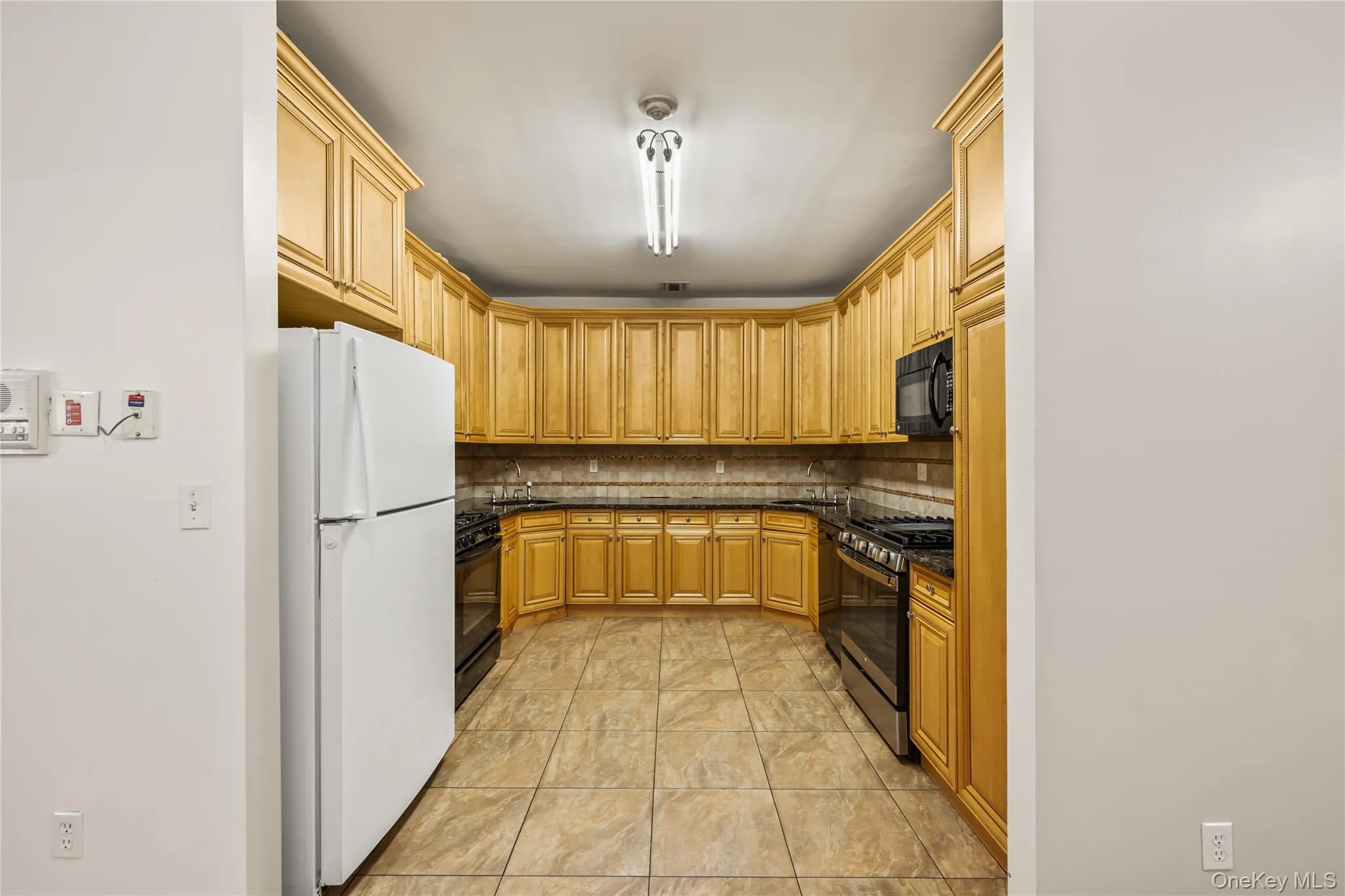 1206 Parkview Drive, Ramapo, NY, 5 Bedrooms Bedrooms, 12 Rooms Rooms,3 BathroomsBathrooms,Residential,For Rent,Parkview,0,1008432 1206 Parkview Drive, Ramapo, NY, 5 Bedrooms Bedrooms, 12 Rooms Rooms,3 BathroomsBathrooms,Residential,For Rent,Parkview,0,1008432