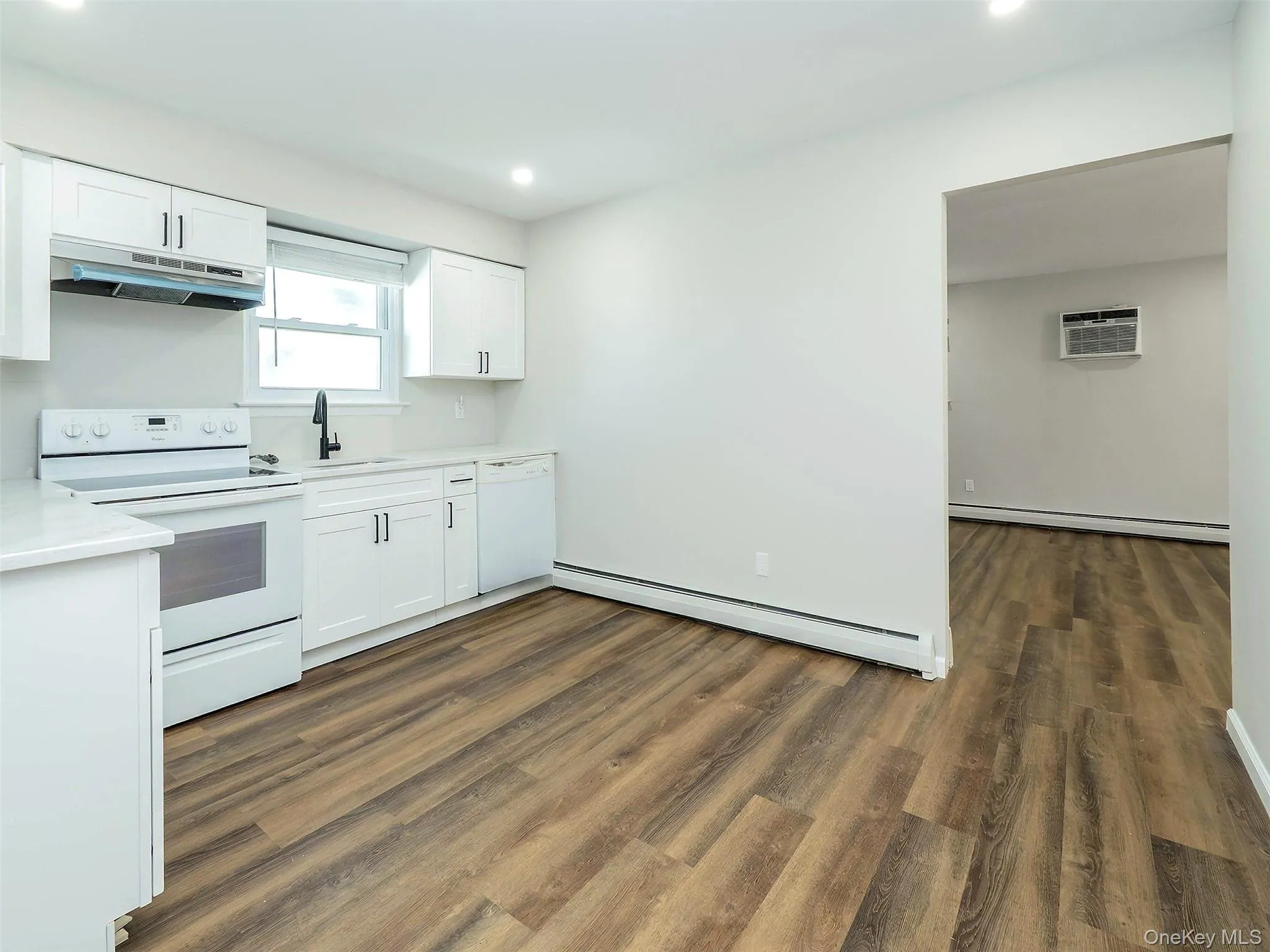 80 Maxwell Avenue, Oyster Bay, NY, 3 Bedrooms Bedrooms, 5 Rooms Rooms,1 BathroomBathrooms,Residential Lease,For Rent,Maxwell,0,1008442 80 Maxwell Avenue, Oyster Bay, NY, 3 Bedrooms Bedrooms, 5 Rooms Rooms,1 BathroomBathrooms,Residential Lease,For Rent,Maxwell,0,1008442