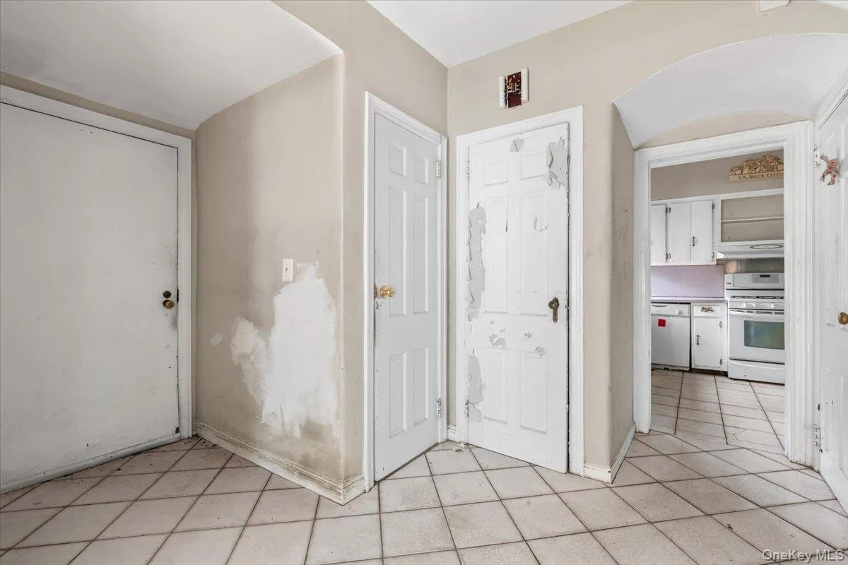56 Northfield Road, New Rochelle, NY, 4 Bedrooms Bedrooms, 11 Rooms Rooms,3 BathroomsBathrooms,Residential,For Rent,Northfield,0,1008446 56 Northfield Road, New Rochelle, NY, 4 Bedrooms Bedrooms, 11 Rooms Rooms,3 BathroomsBathrooms,Residential,For Rent,Northfield,0,1008446